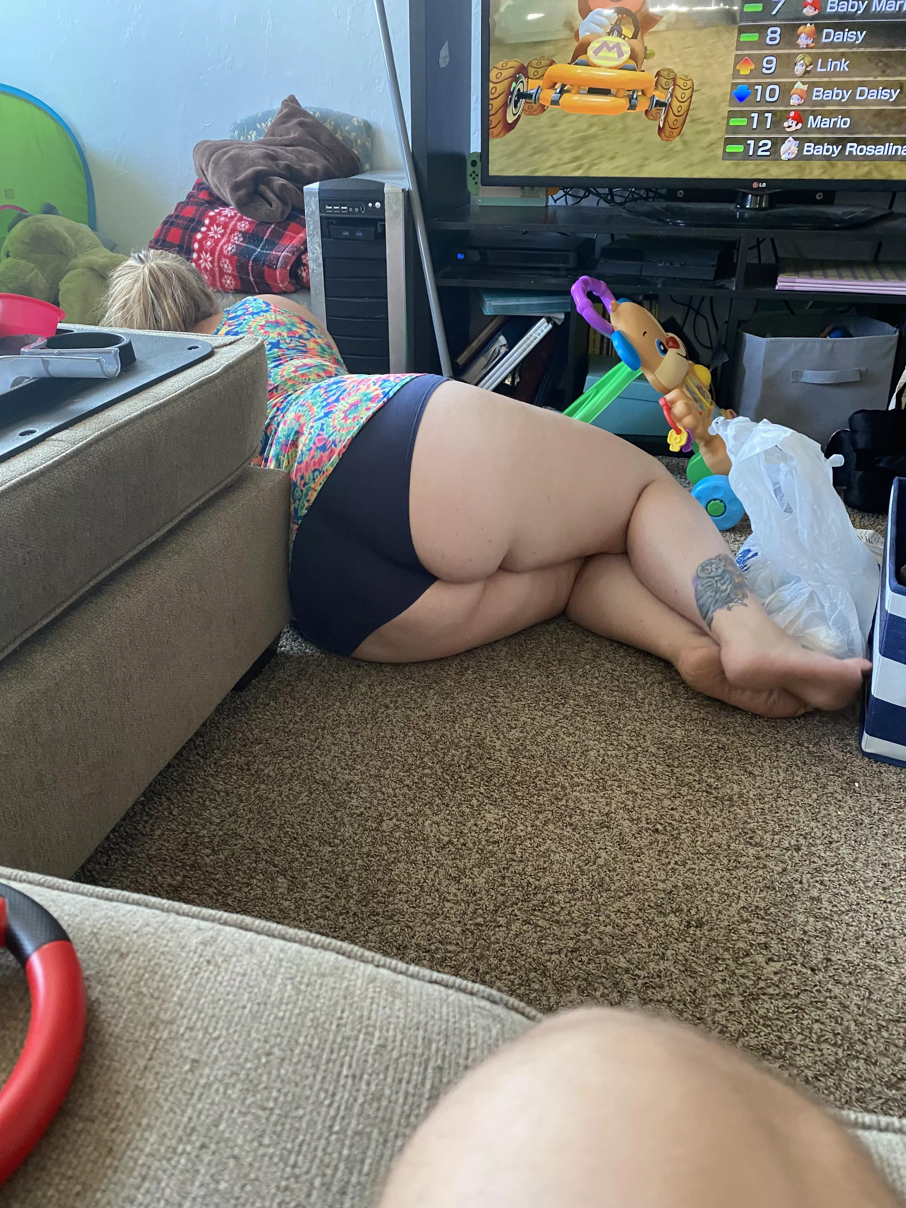 My husband likes to take candid photos of me when my ass is out