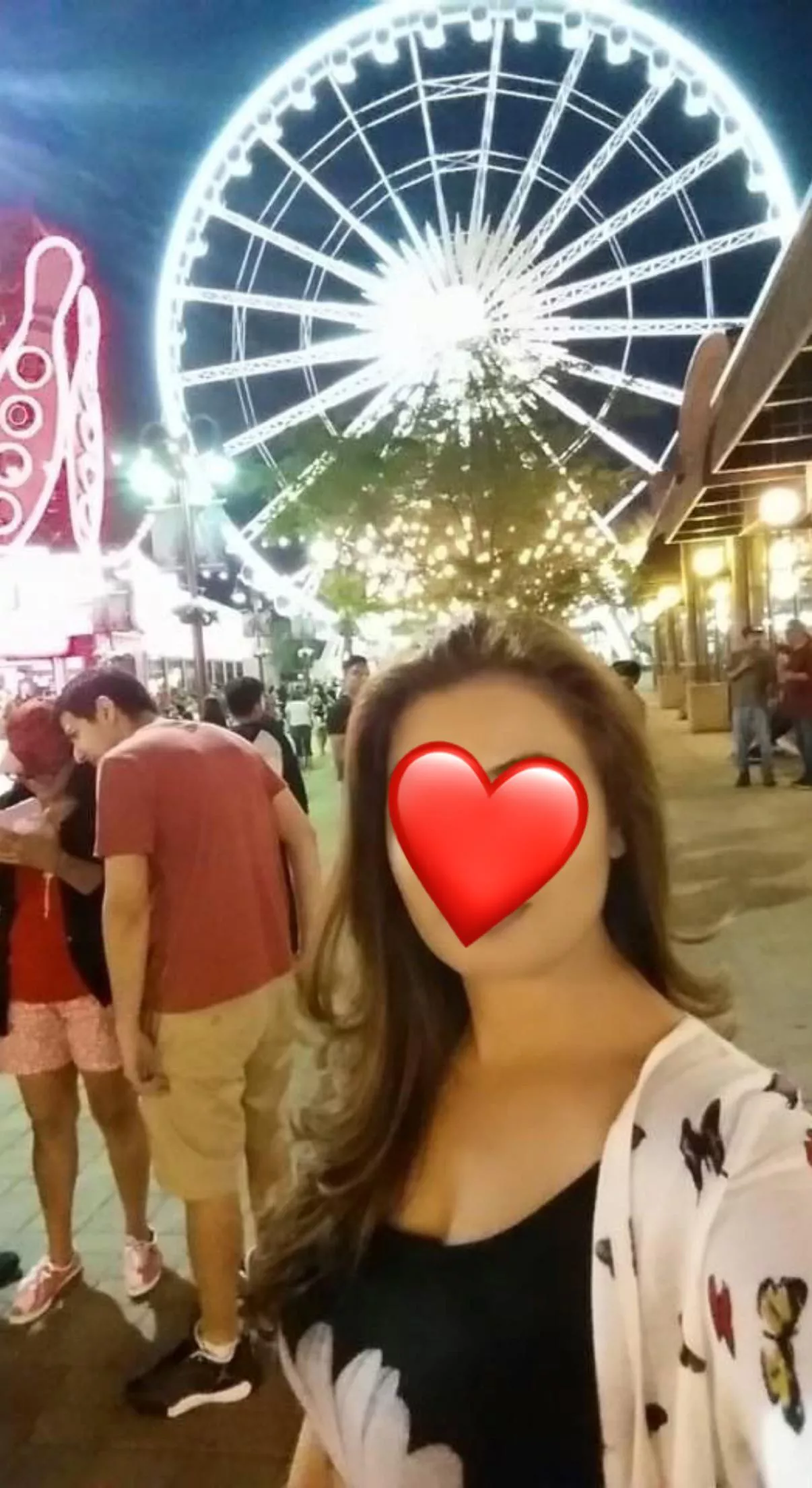 My mom went on the Ferris wheel with some guy I’ve never seen before. What do you think happened pm me