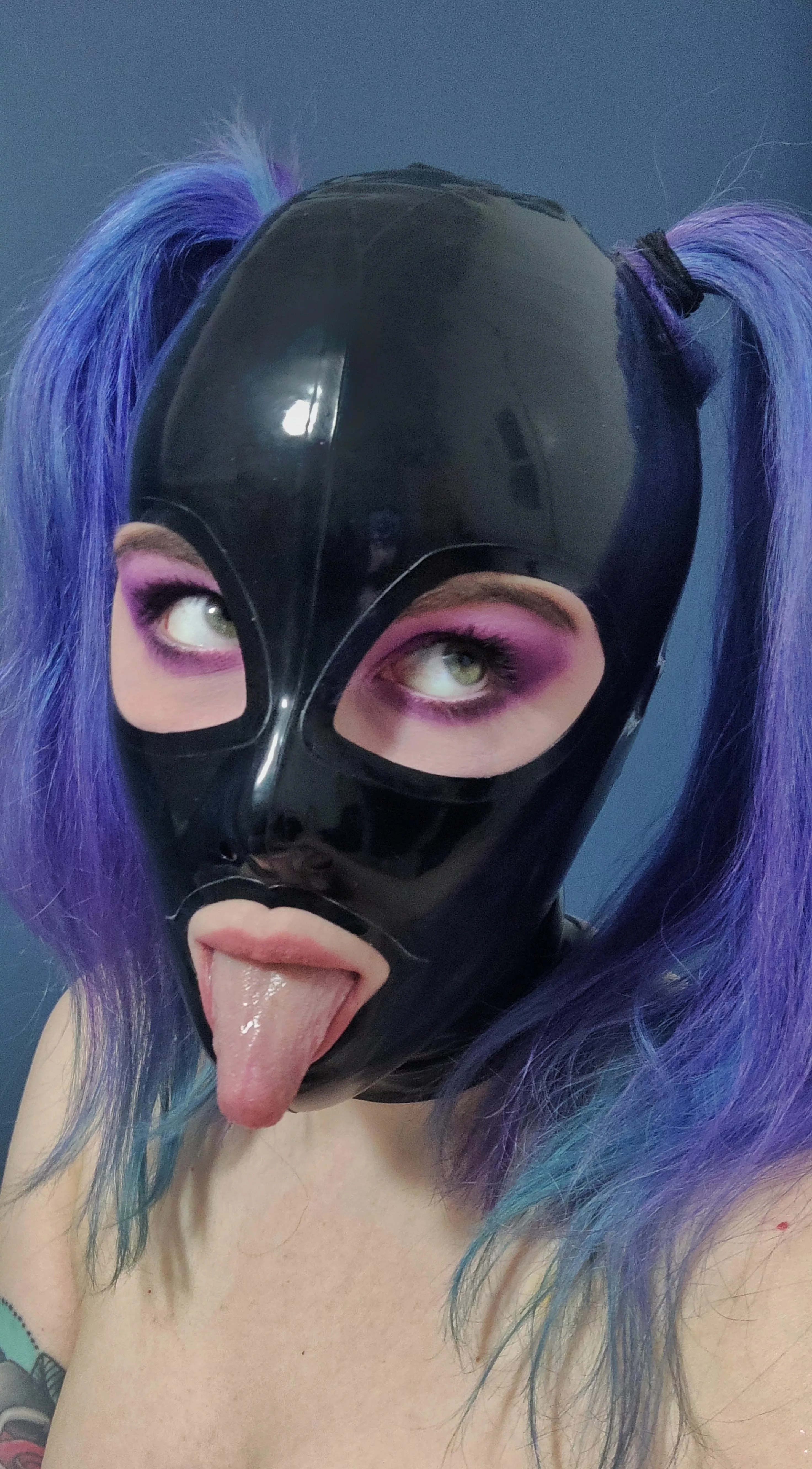 My new hood from Rubber55 arrived!! It was well worth the wait