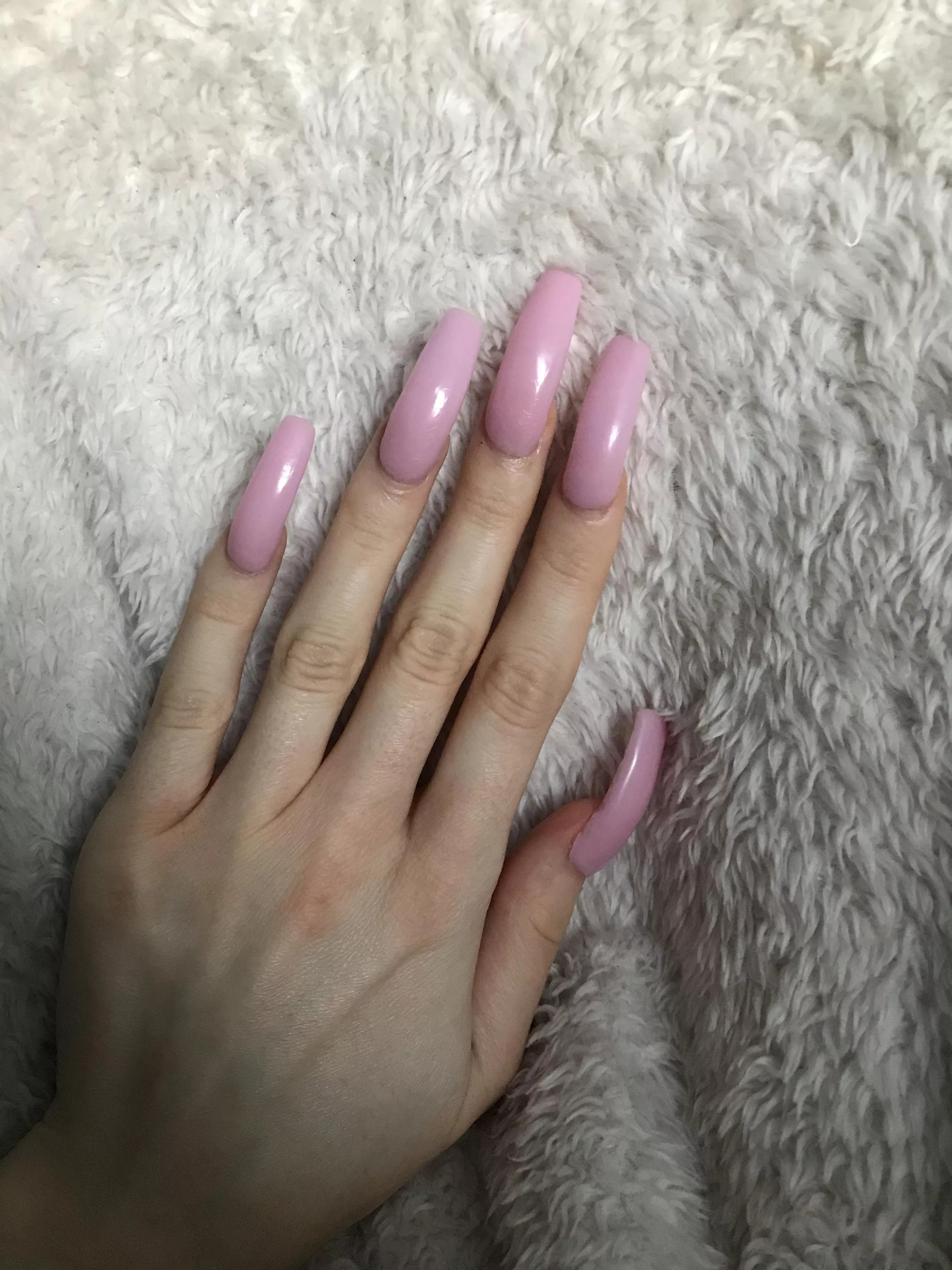 my pink long nails😈