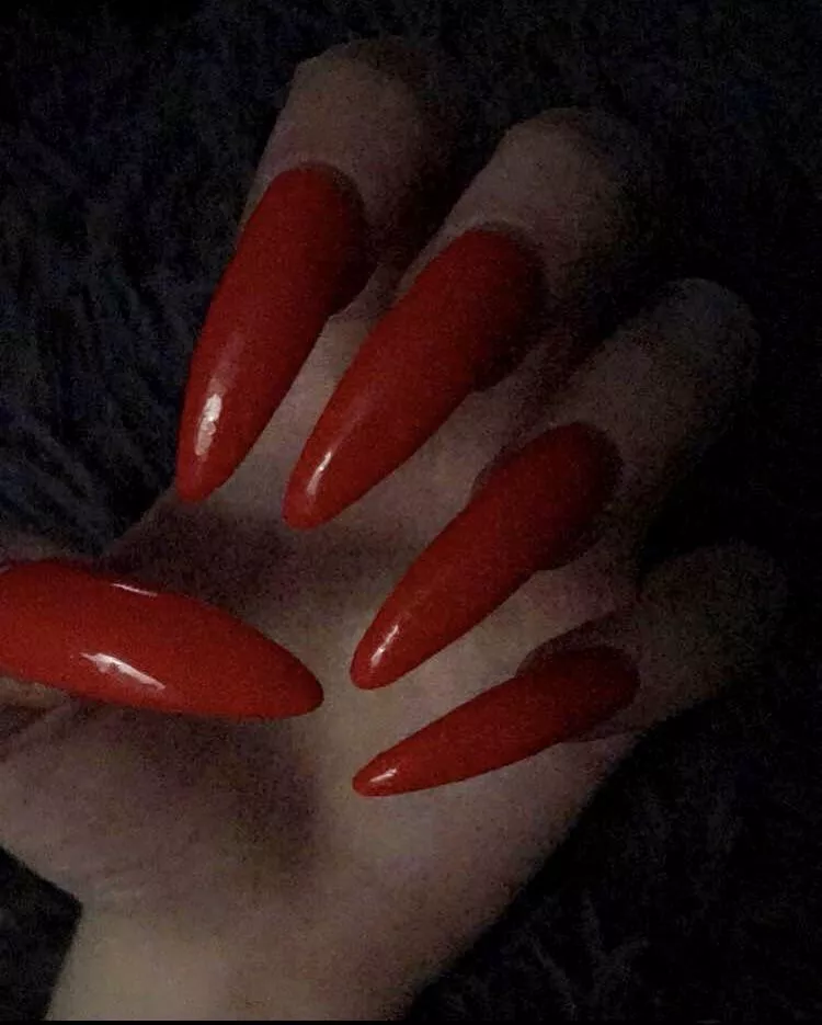 my red nailsðŸ”¥ðŸ˜ˆ