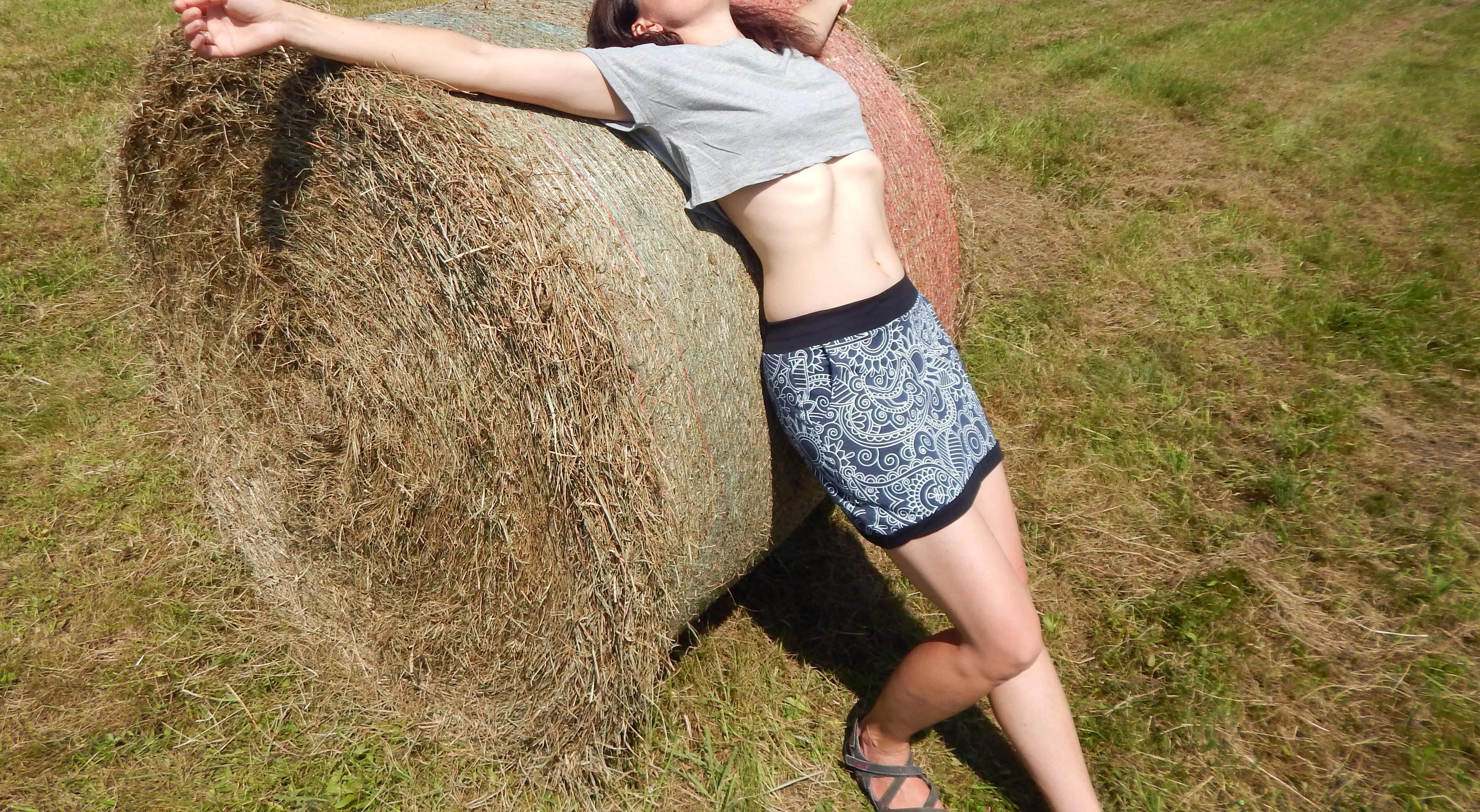 My ribs, hay, and some sun