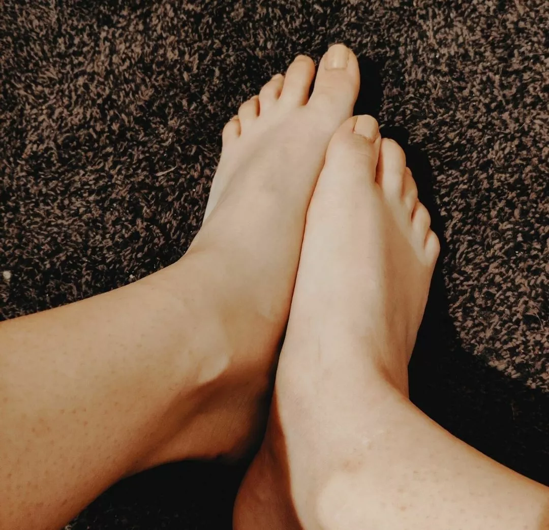 My soles against soft and warm carpet ðŸ‘£ Could you think something else warm against them? ðŸ˜‰