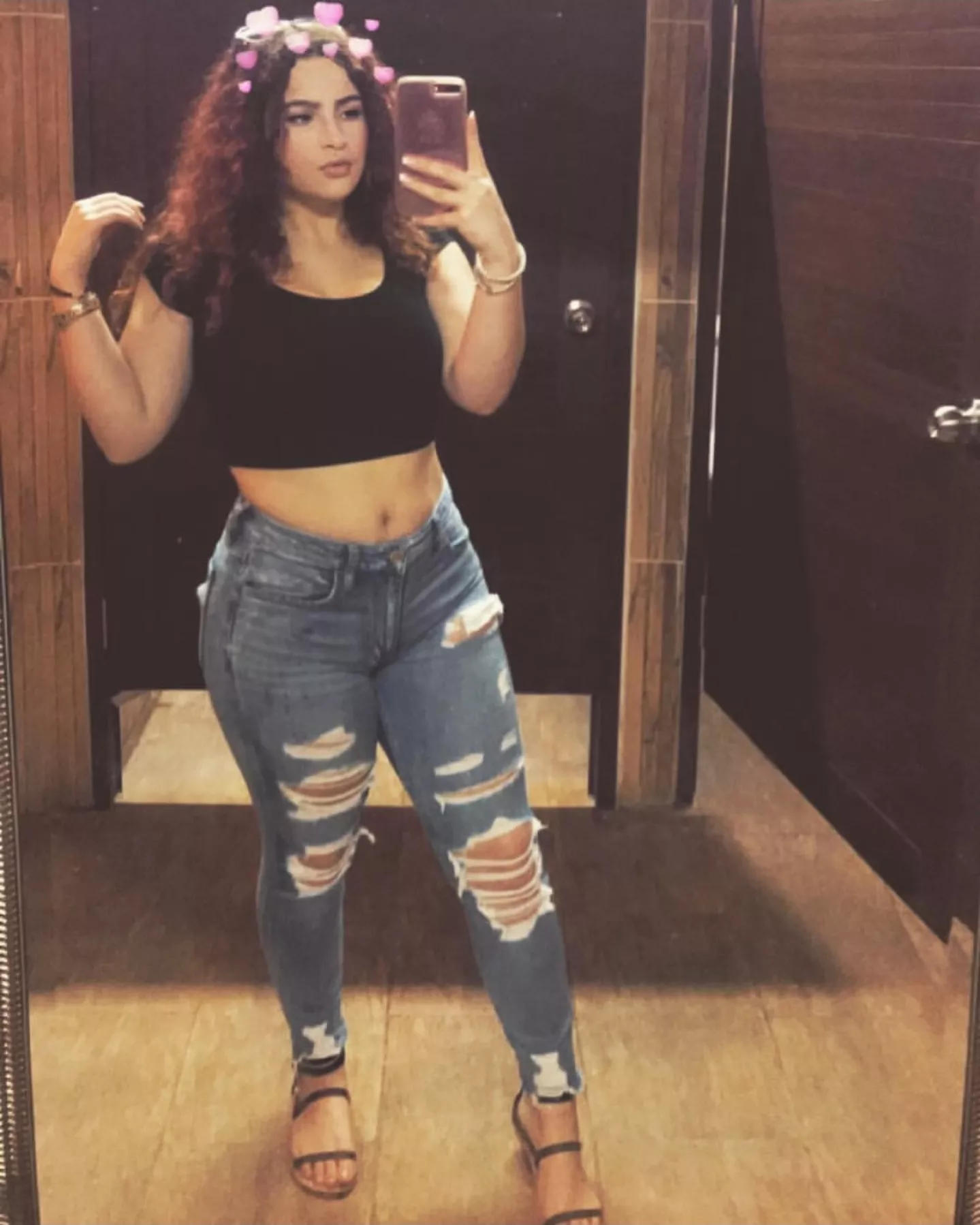 My thick girlfriend in some jeans ðŸ¥µðŸ¥µ