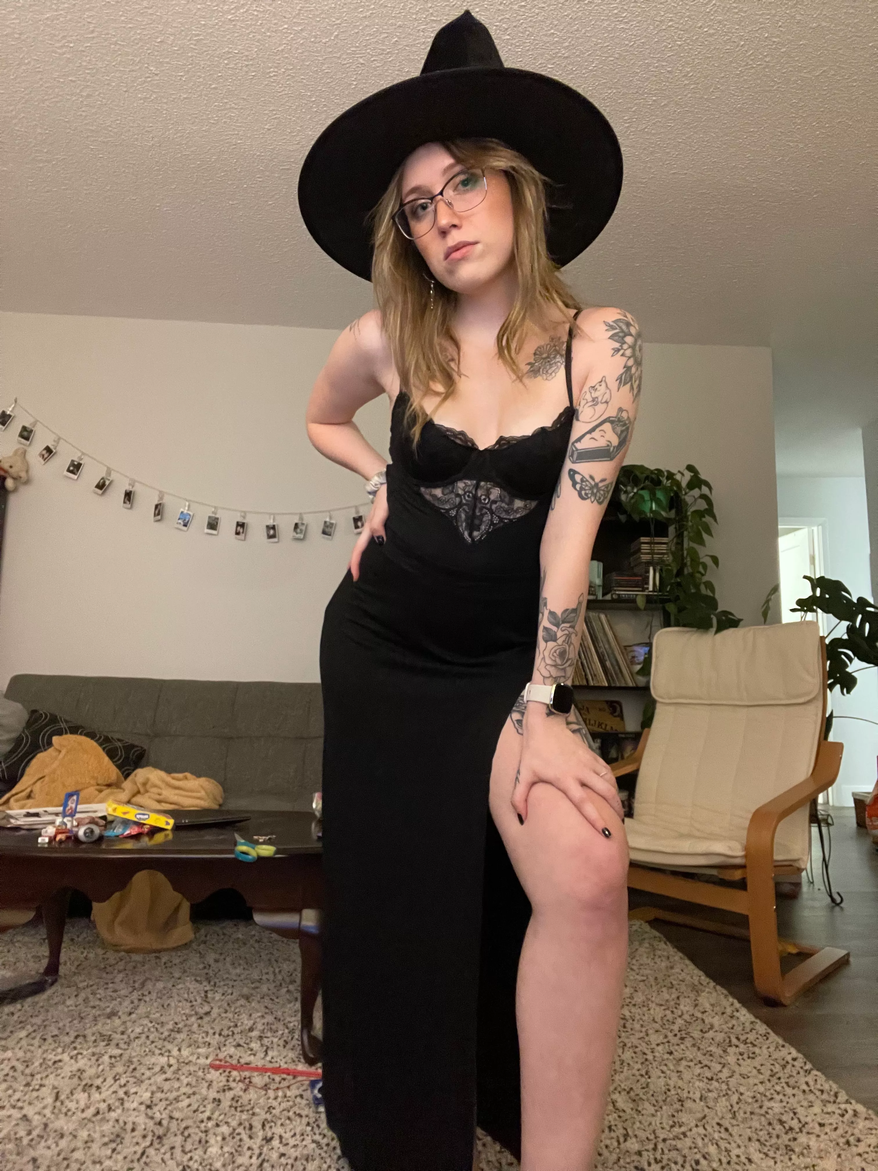 My thighs kept coming out from under my skirt on halloween 🤷‍♀️[OC]