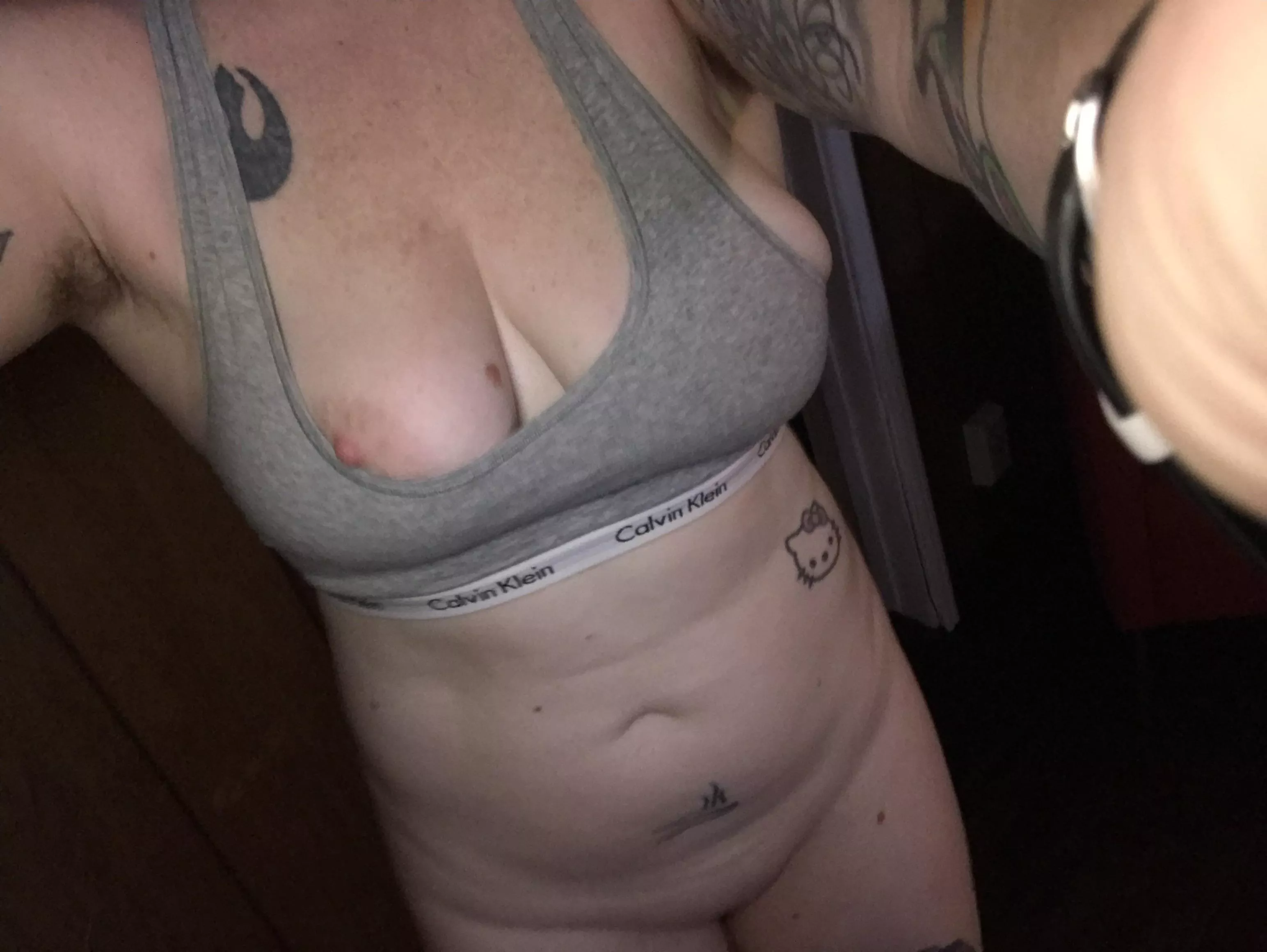 My titty popped out while I was working outâ€¦[f]igured I might as well capture the moment. And yes- I workout bottomless.