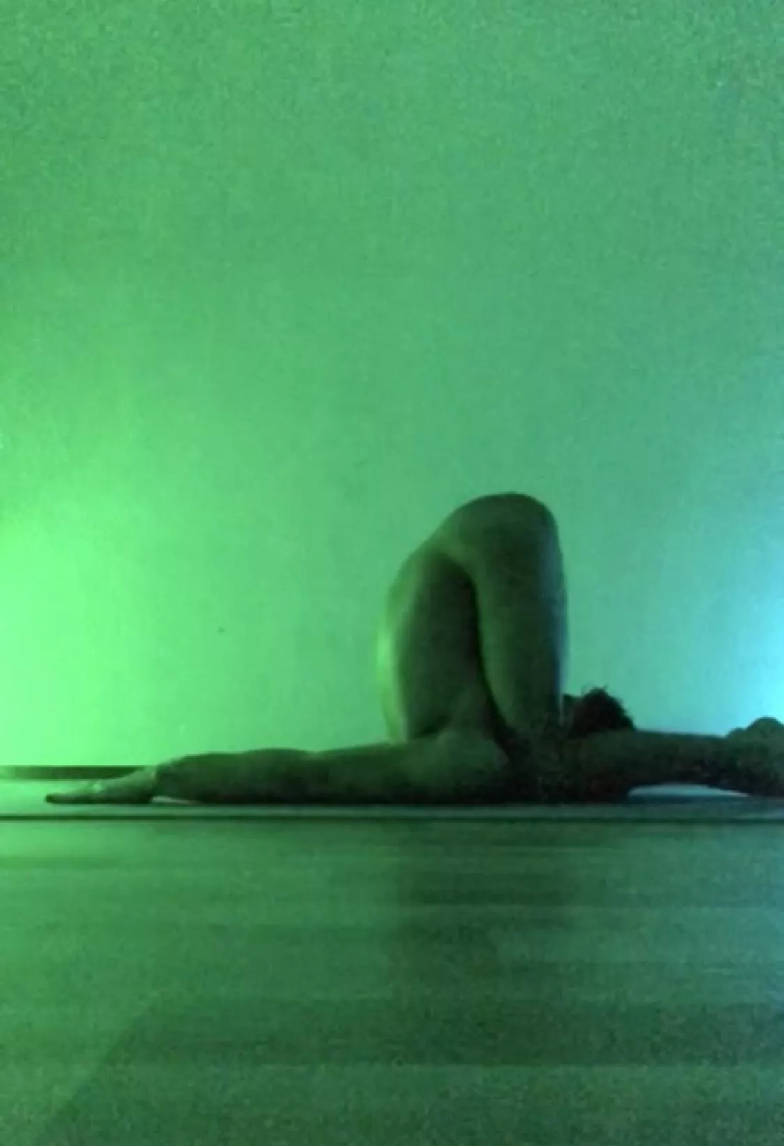 Naked Kamapidasana pose 🧘🏽‍♂️ What do you think about it? 🦚(M)