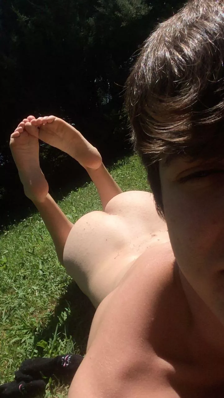 Natural twink outdoors (OC)