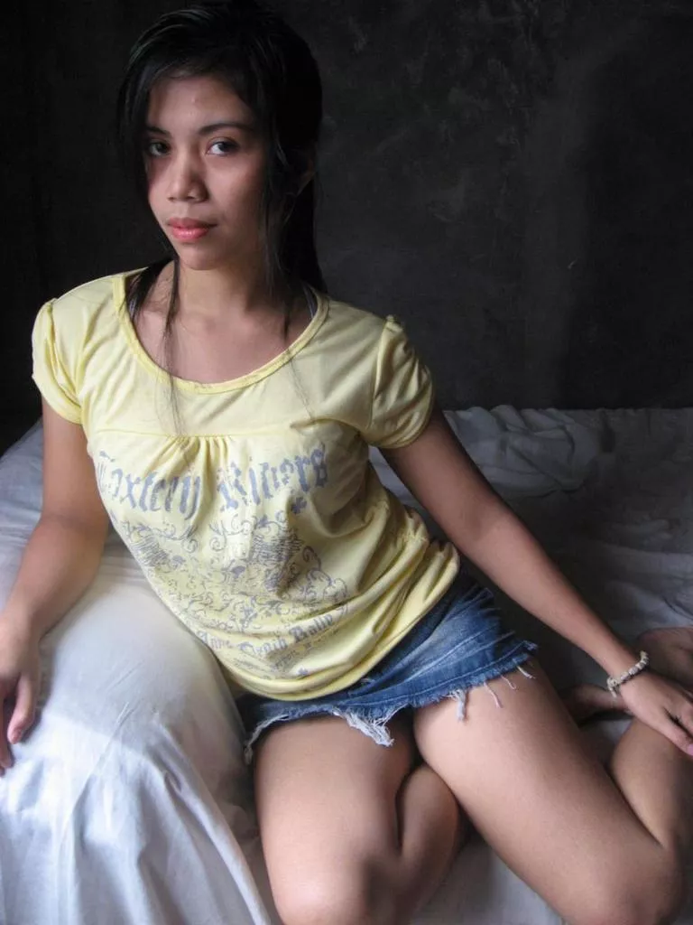 Naughty Nadine Angeles City 19-Year-Old Lbfm Gets Naked Strip Tease (Photo Set Link Below)