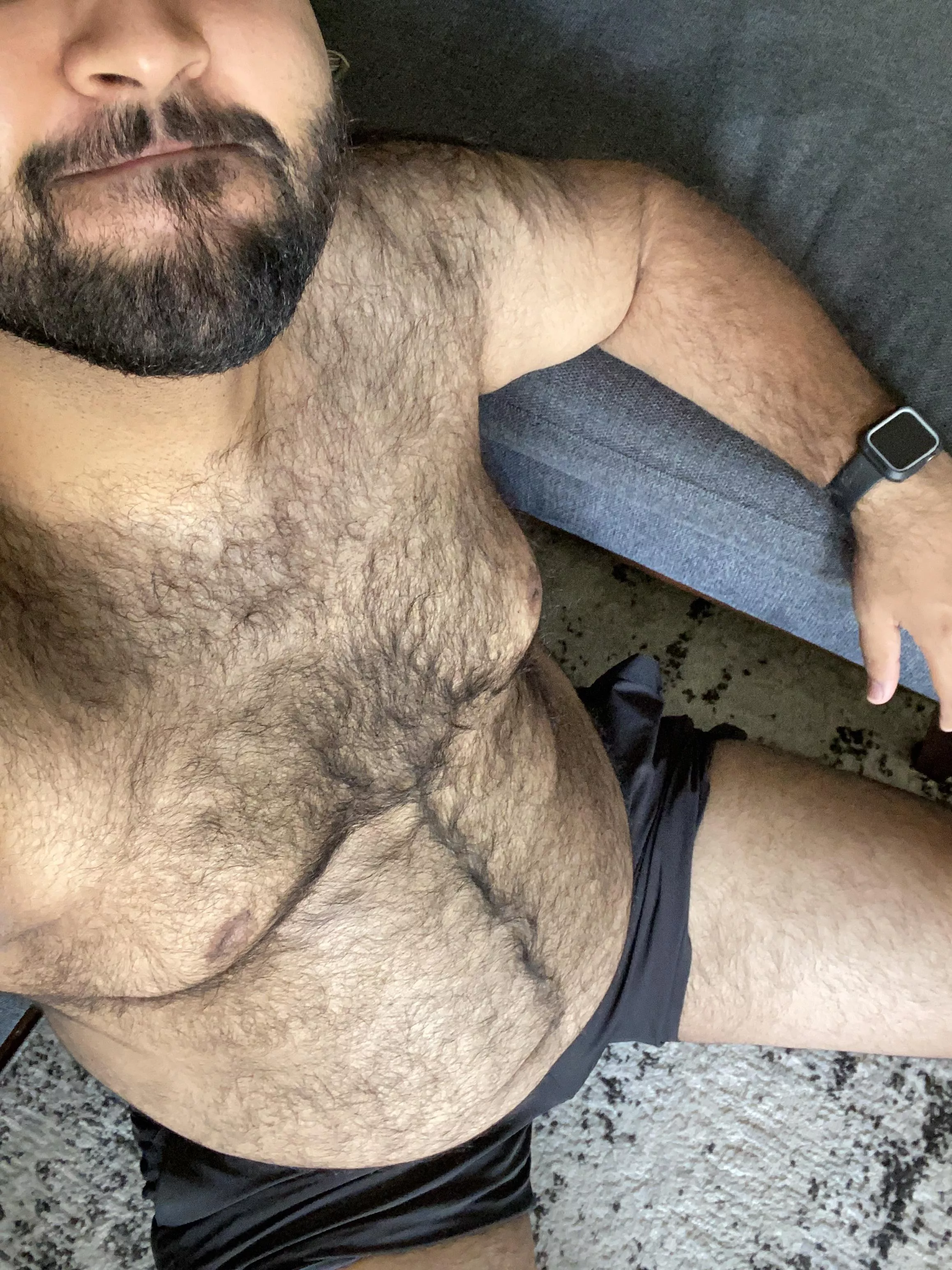 Need good submissive tops or any guy who knows how to eat bear ass