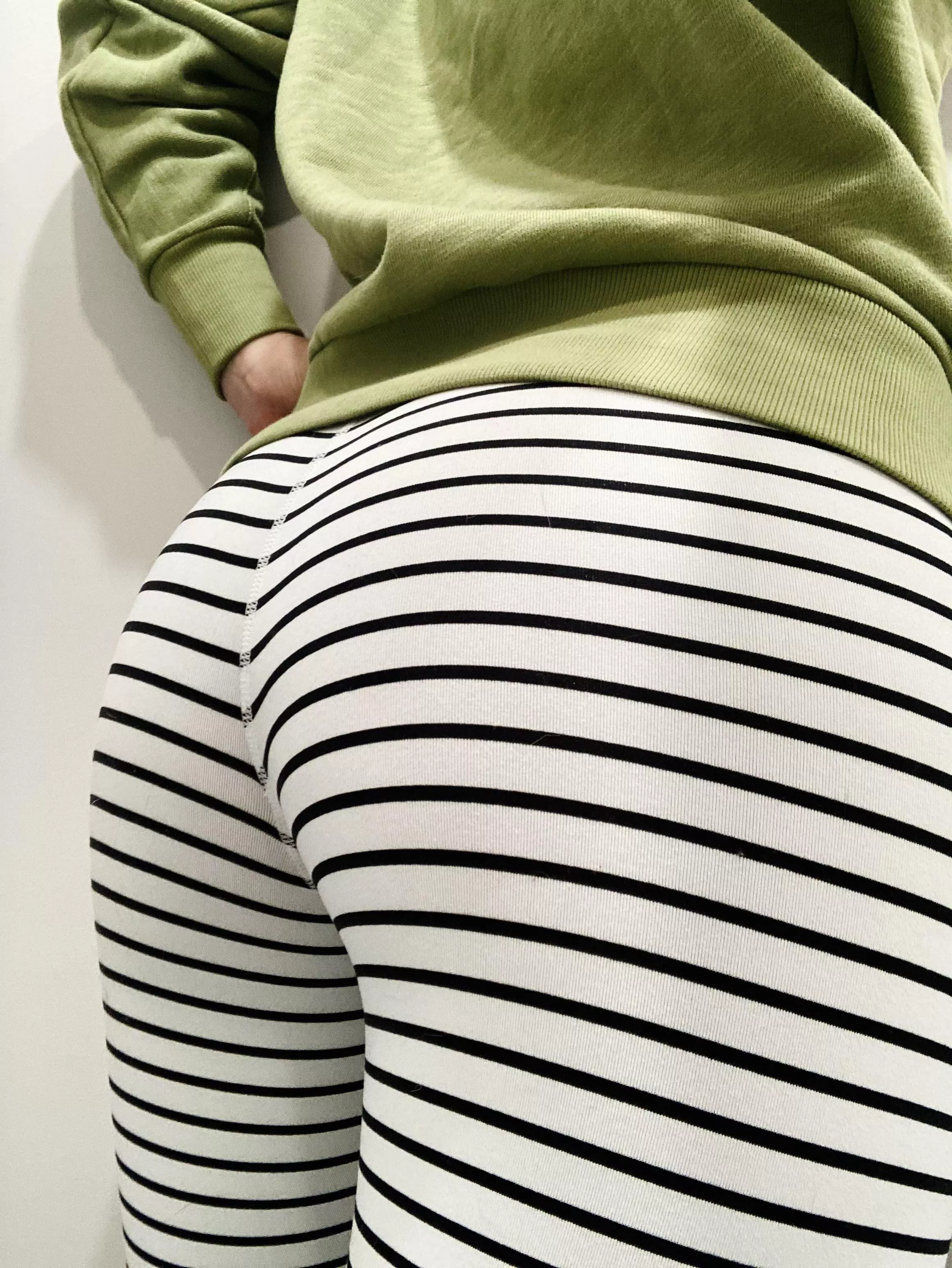 Need some fashion advice: does my butt make these stripes look big? 🤍🖤🤍🖤