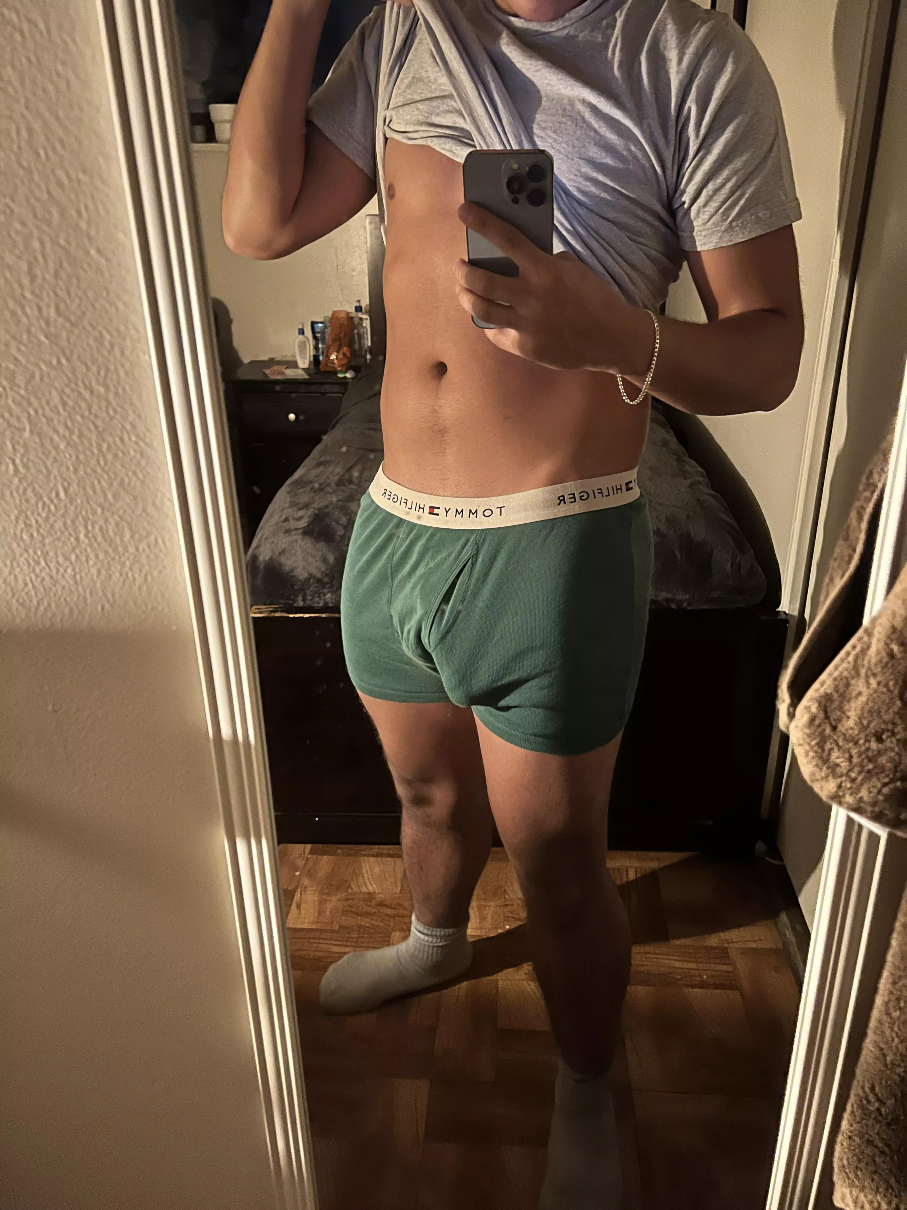 need someone to kiss my thighs while they play with my bulge, who’s down?