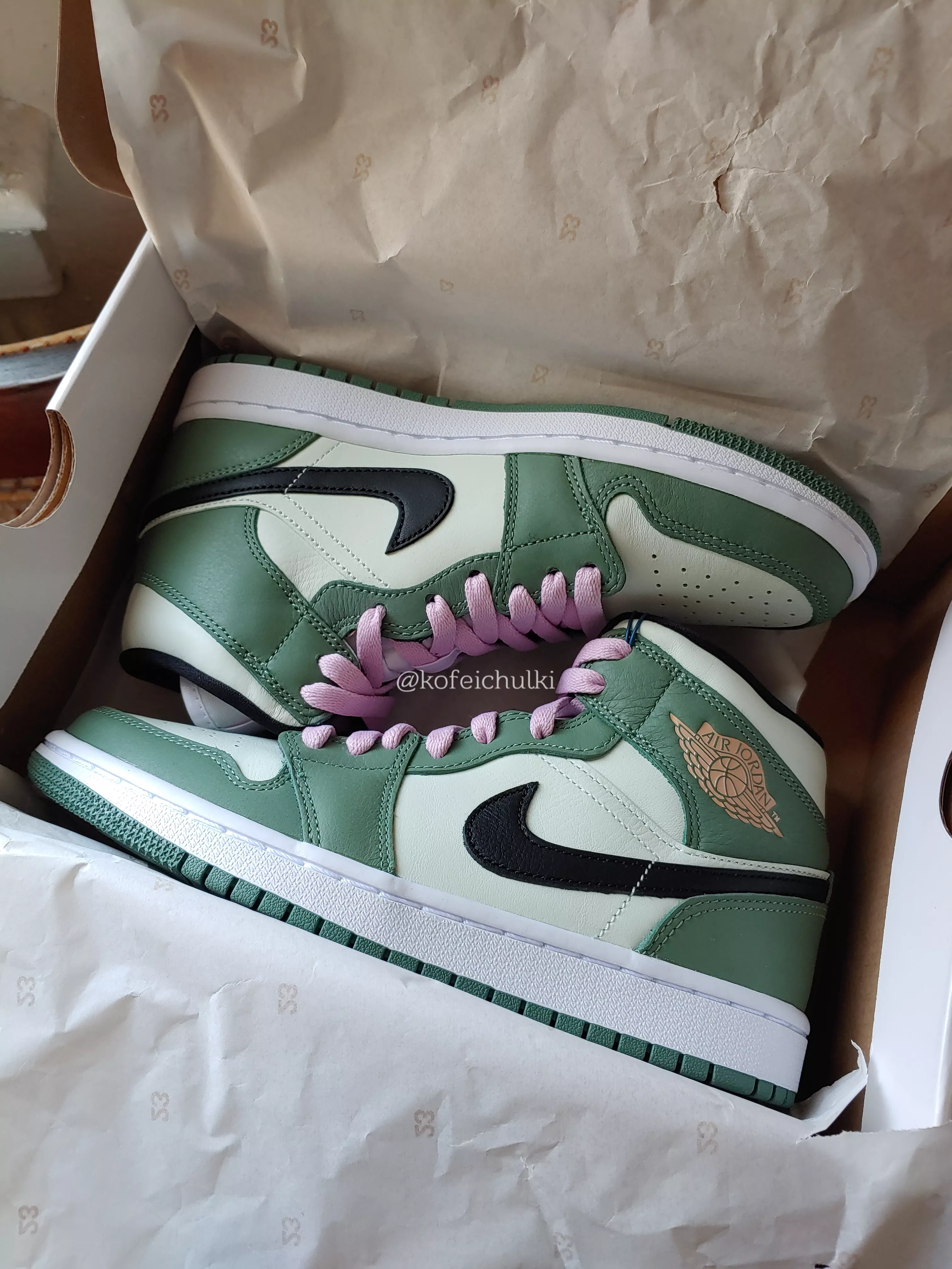 New babies ðŸ’• AJ1 Mid Dutch Green ðŸ’• Who wants a custom sneaker video? ðŸ˜˜