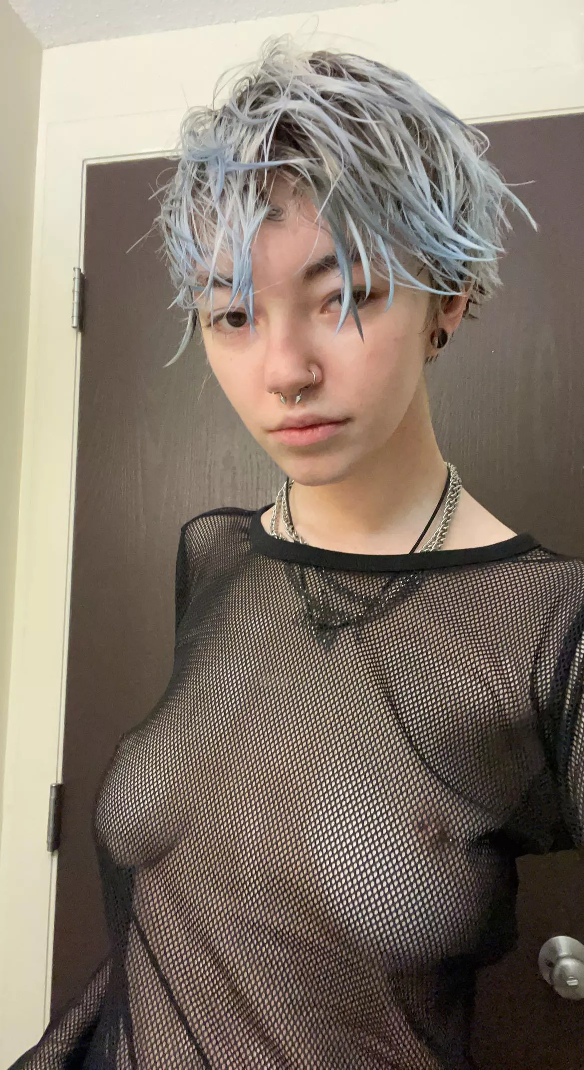 New fishnet shirt<3 (F19) worn by your favorite gamer girl💙