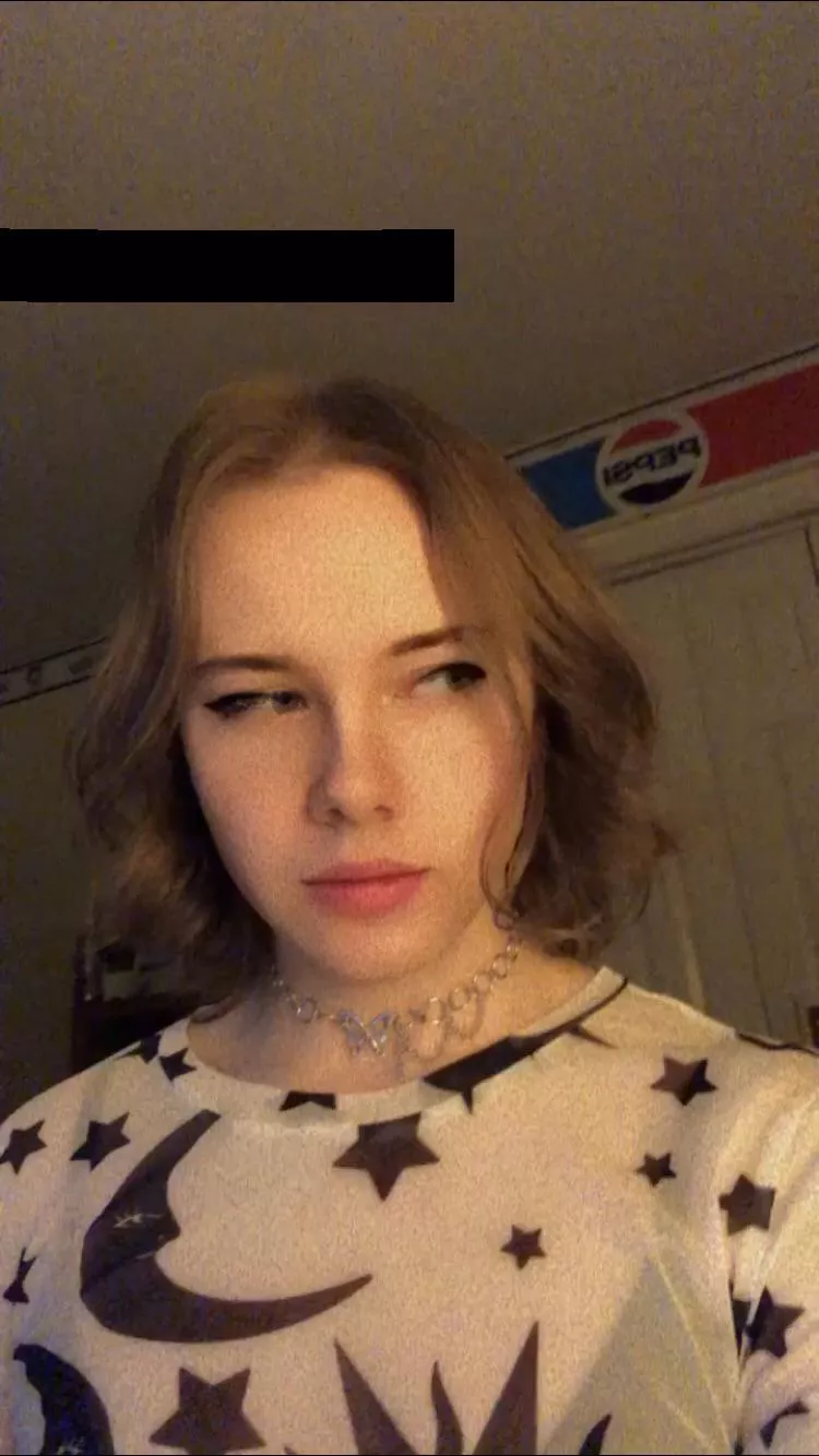 New here. Am I fem enough for you?