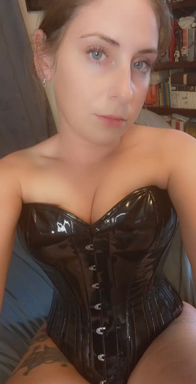 New latex corset