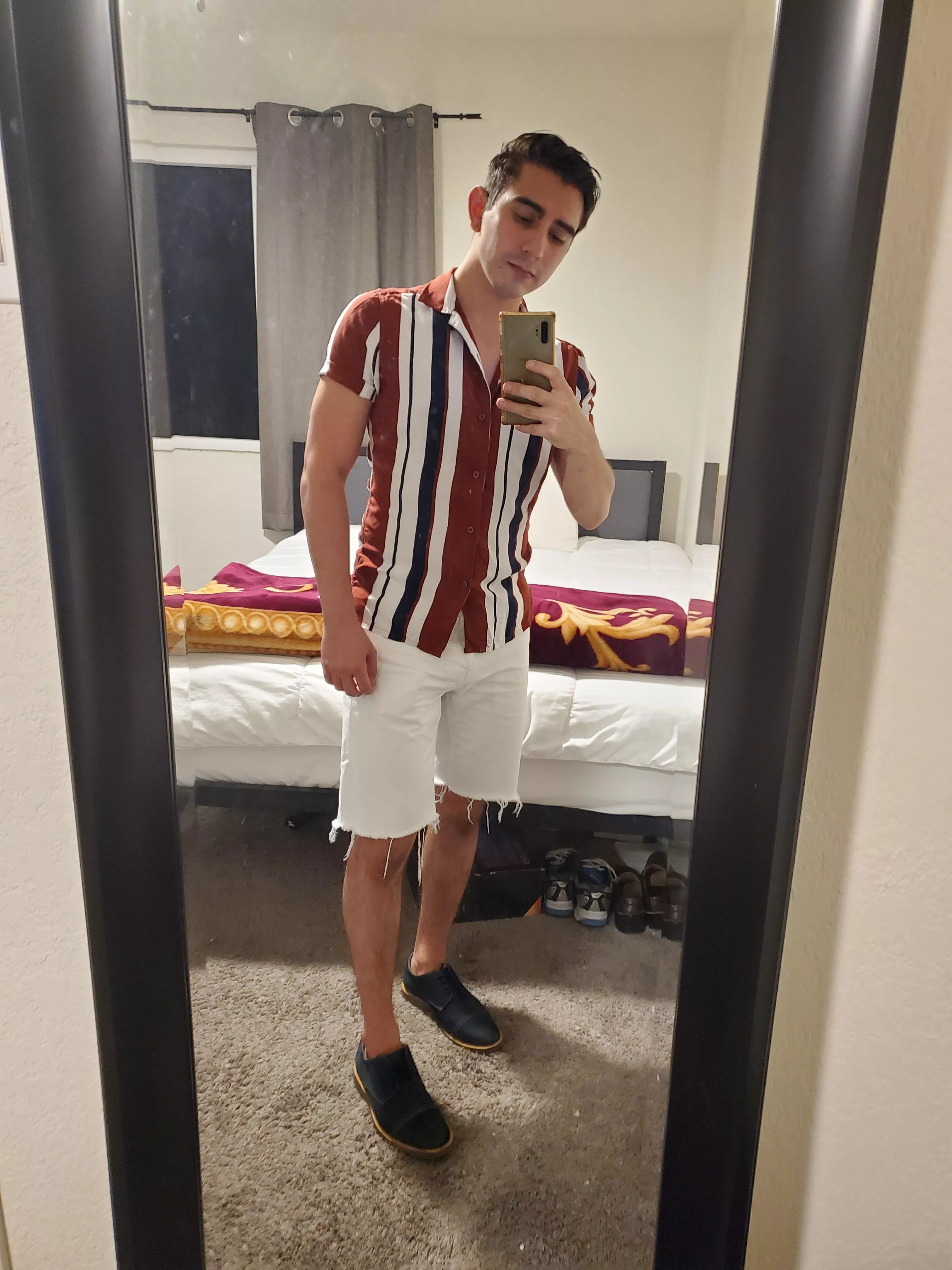 New outfit! Been wanting to revamp my wardrobe! Luckily it's always summer in California. 🤪