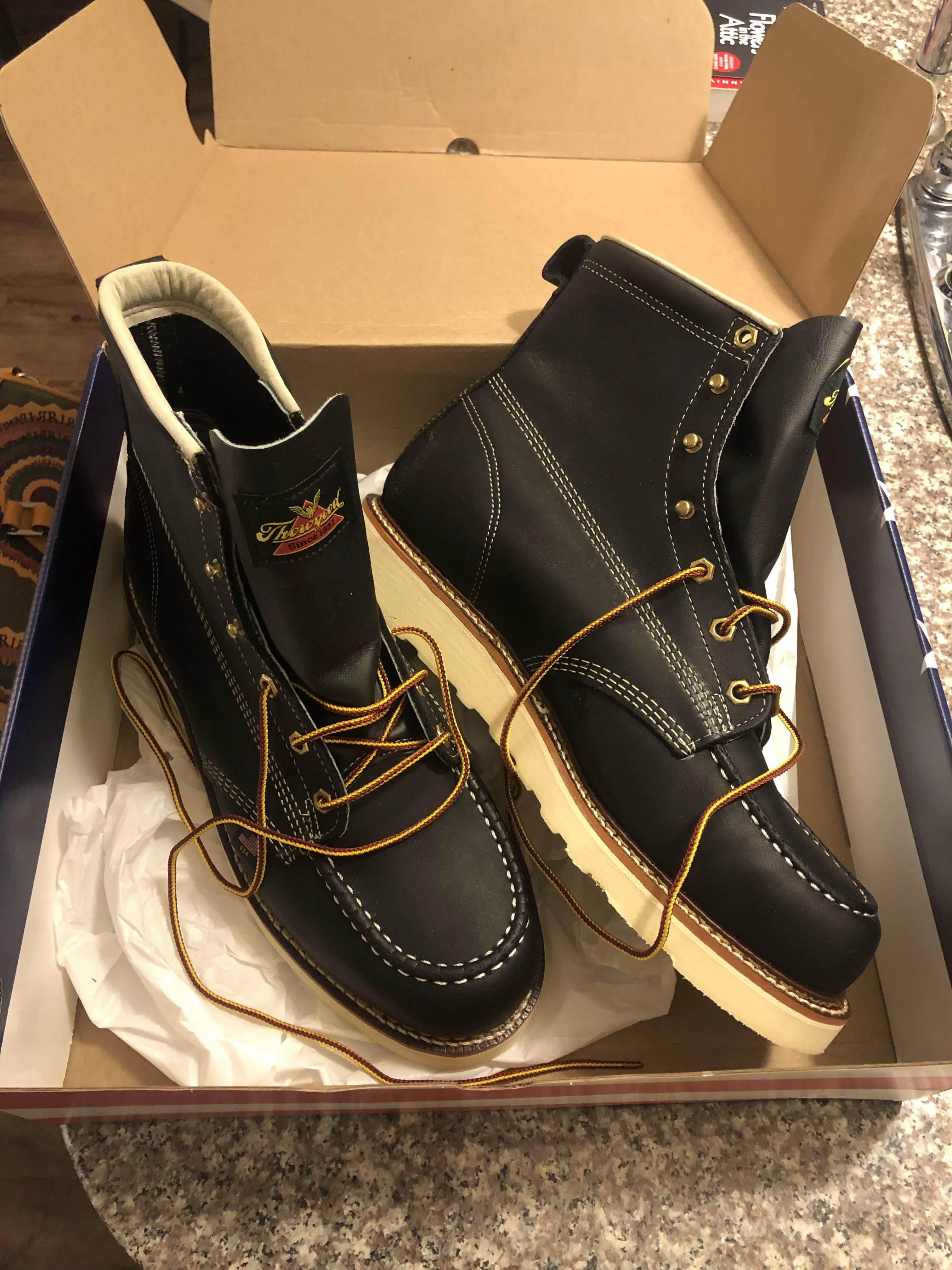 New pair of Thorogoodâ€™s. Really digging the black leather, looks so clean.