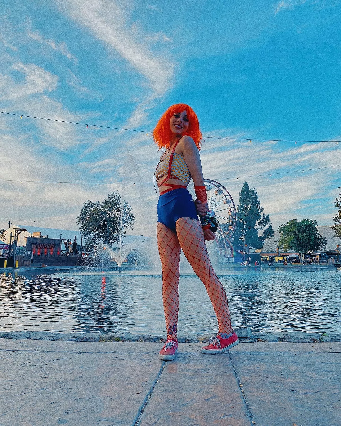 new to cosplaying, went to a festival and did a rave inspired Misty 💦