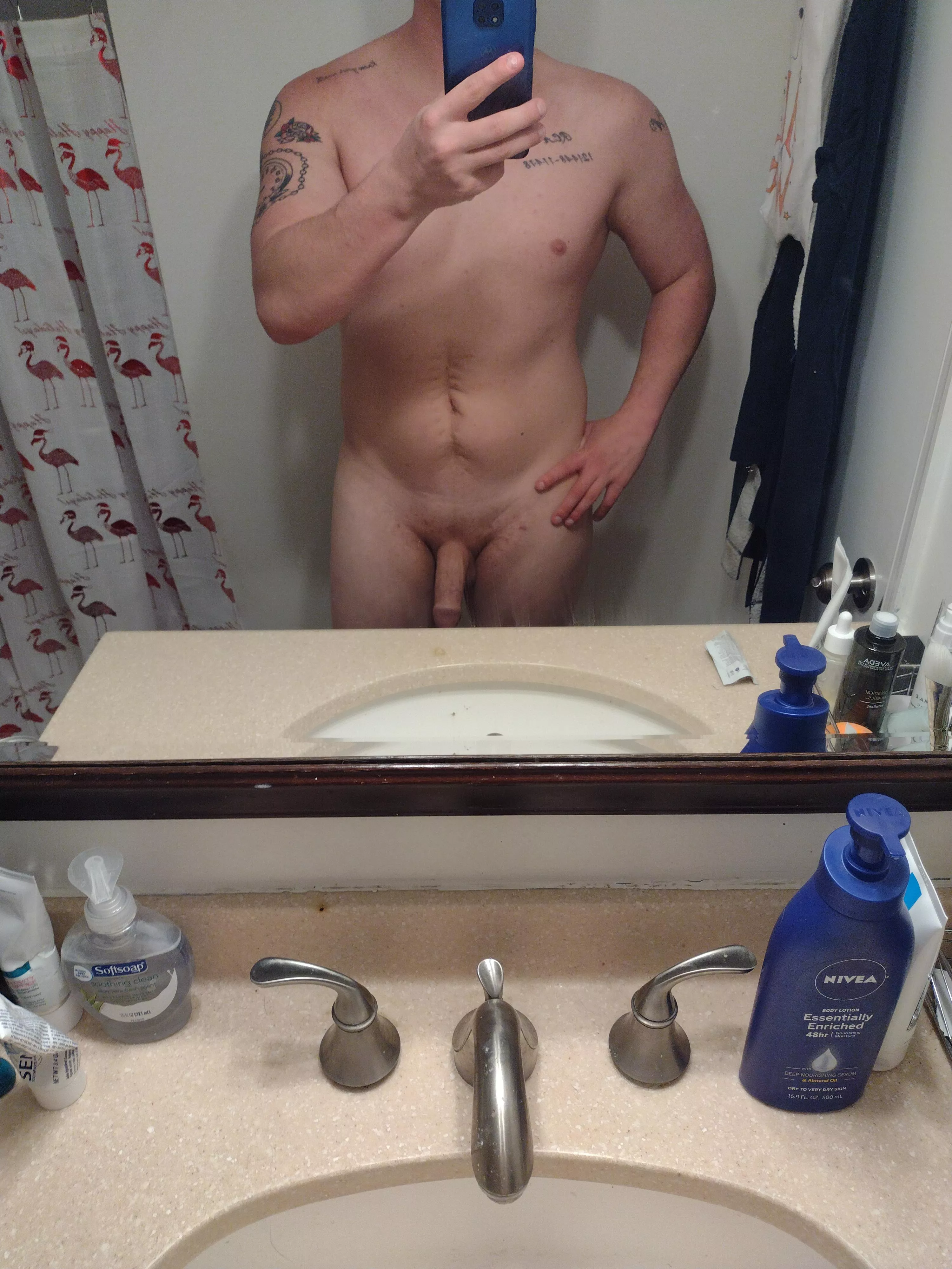 Not hard not flexing just an average body trying to be less insecure. [M]