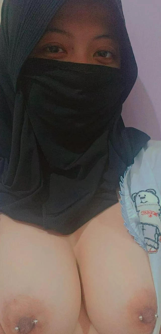 Not many Indonesian Muslim girls have an onlyfans...