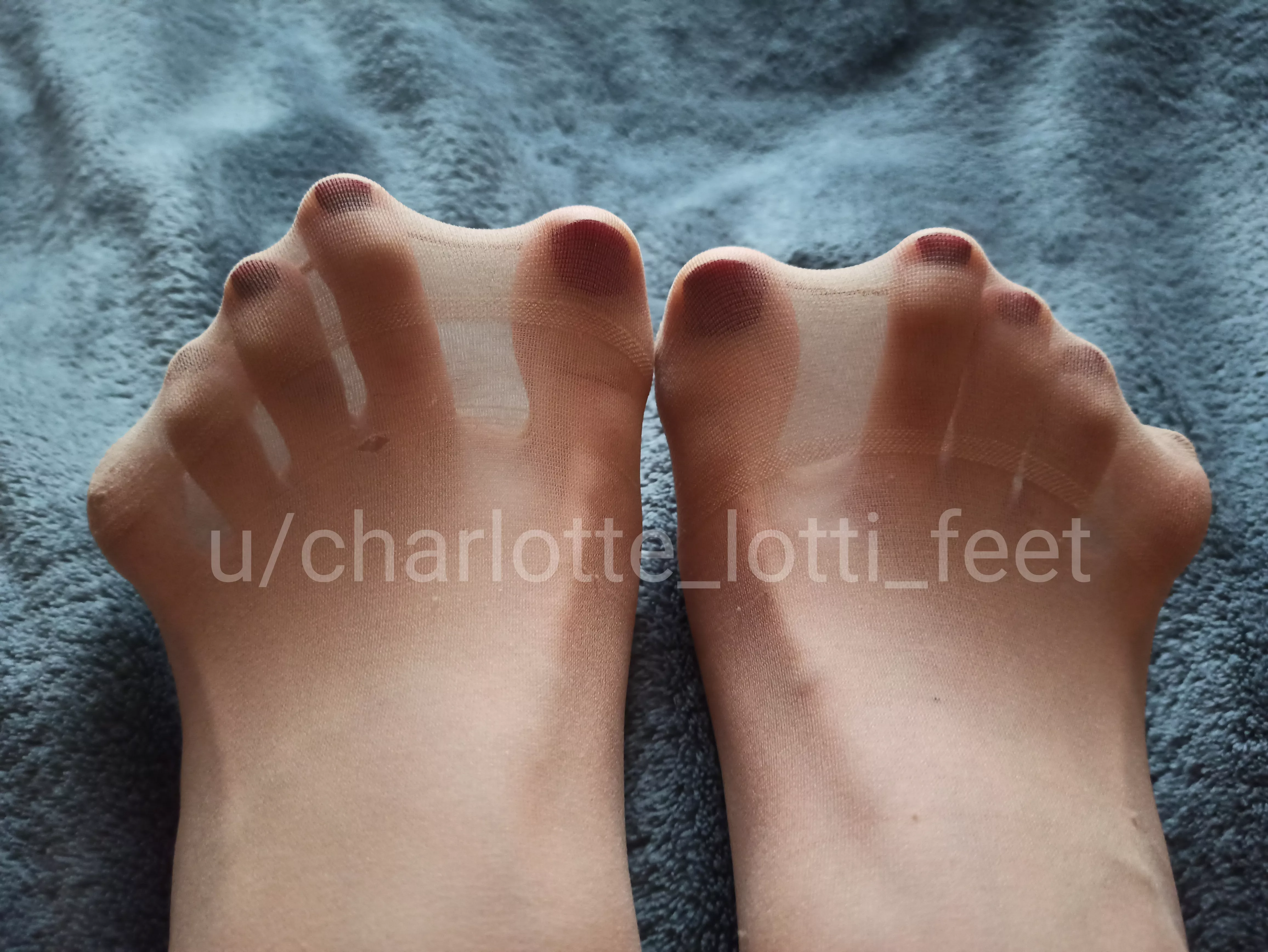 Nylon toe spread - ya like? 🥰