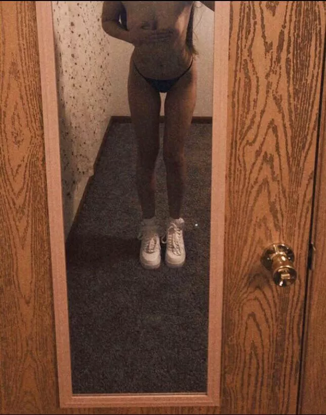 [OC] Handbra in my Air Force 1s ☺️