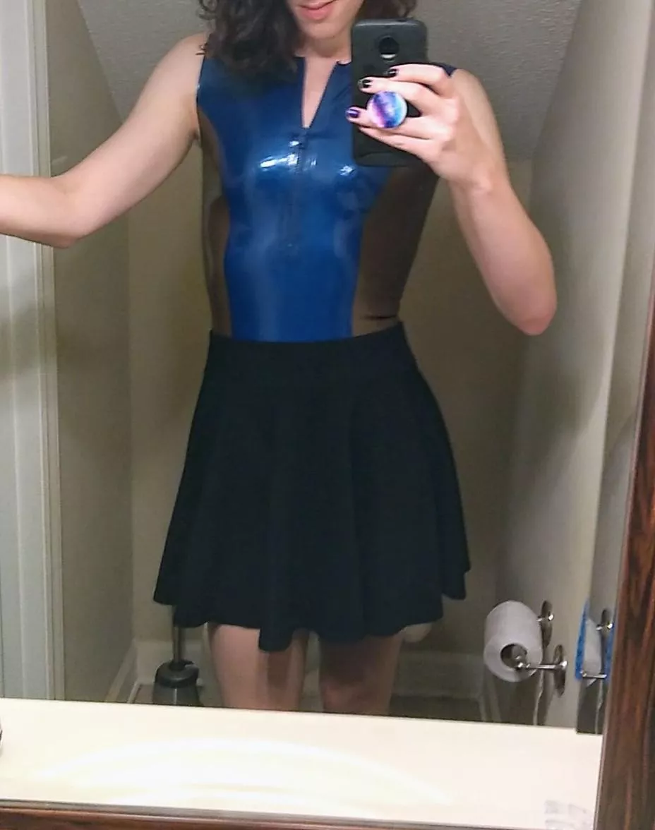 [OC] I love to walk public trails in latex, this was my outfit yesterday