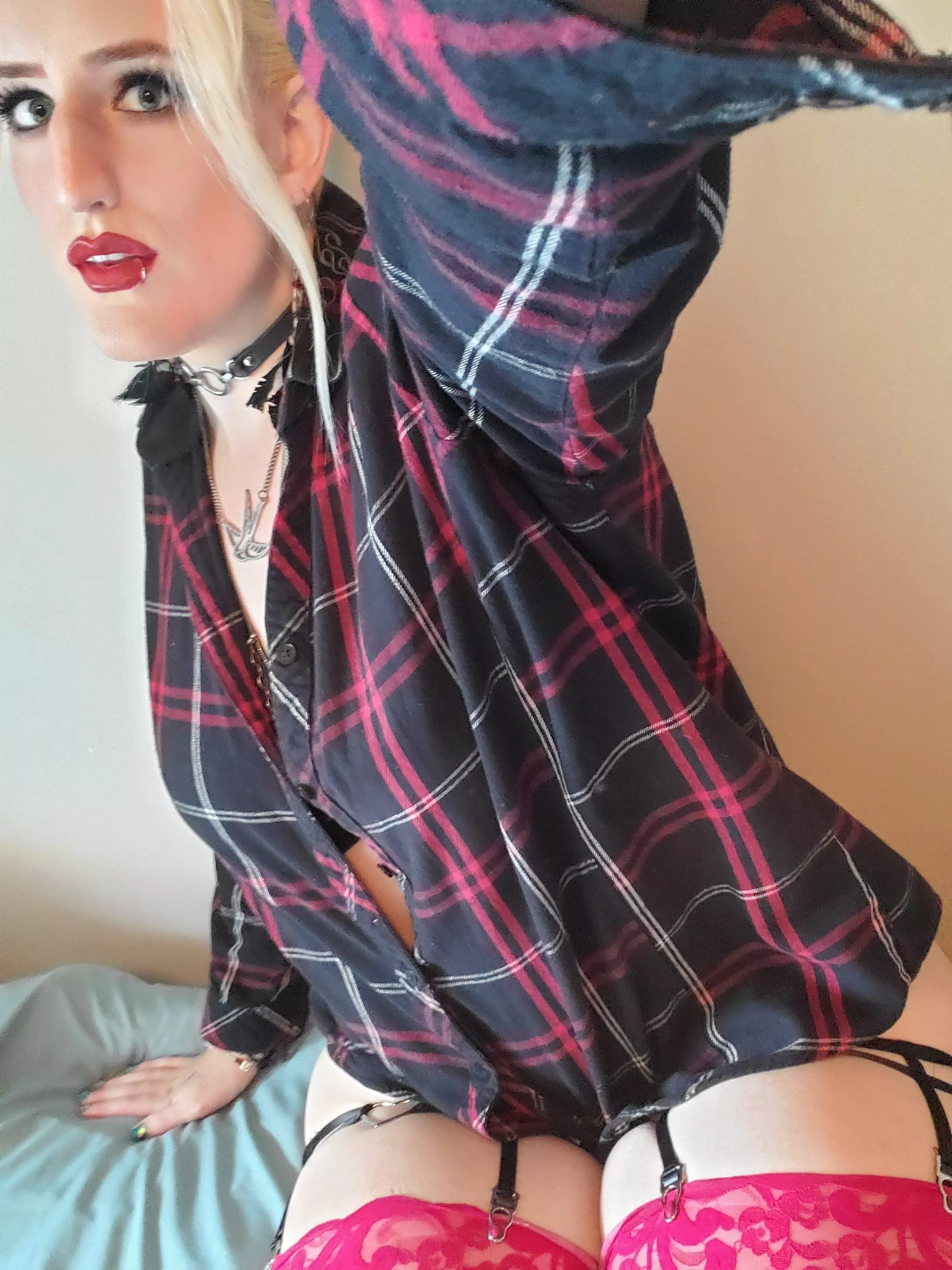 [OC] I've got a naughty little surprise under this comfy flannel ðŸ’‹â›“ï¸