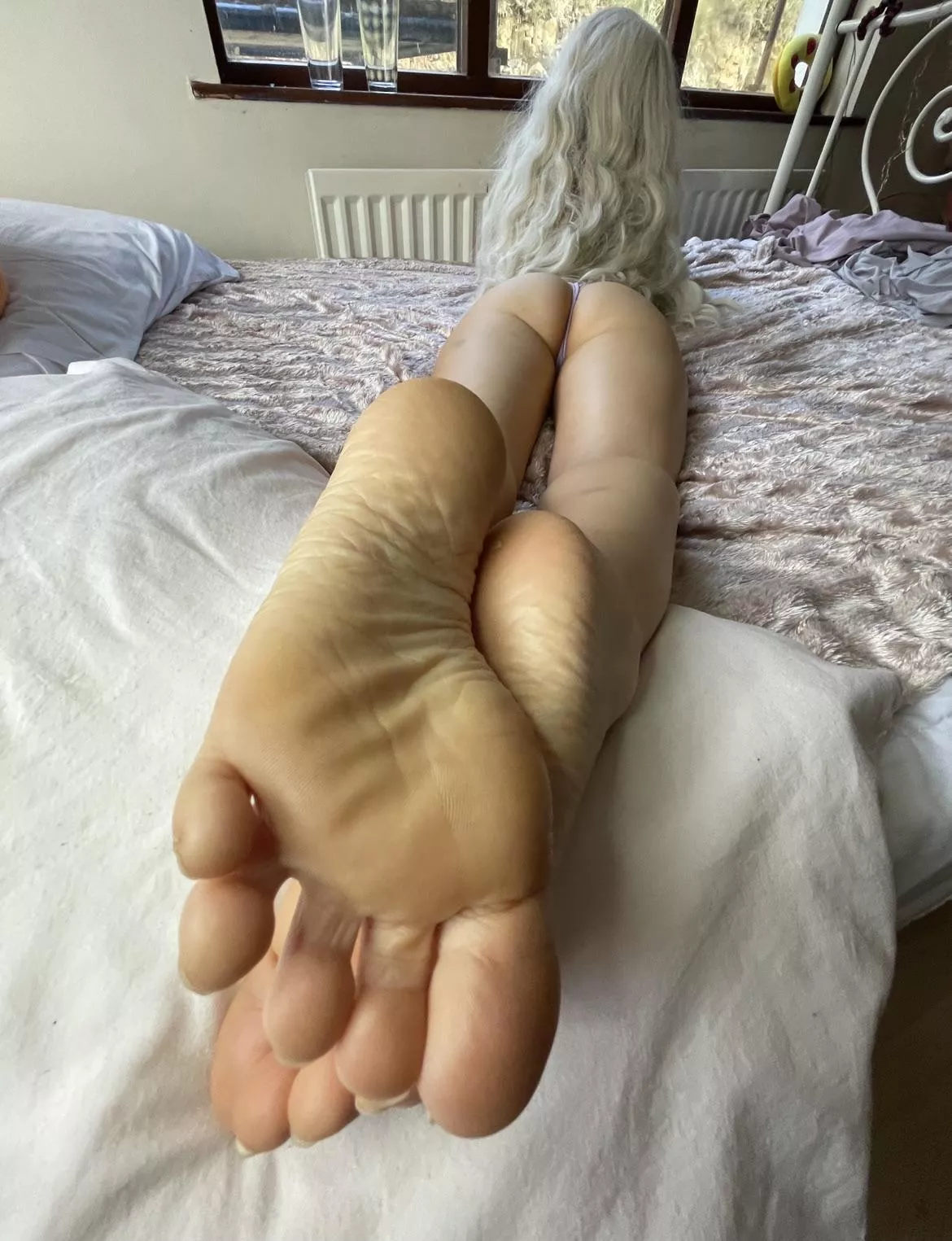 [oc] rub my feet ðŸ¥°