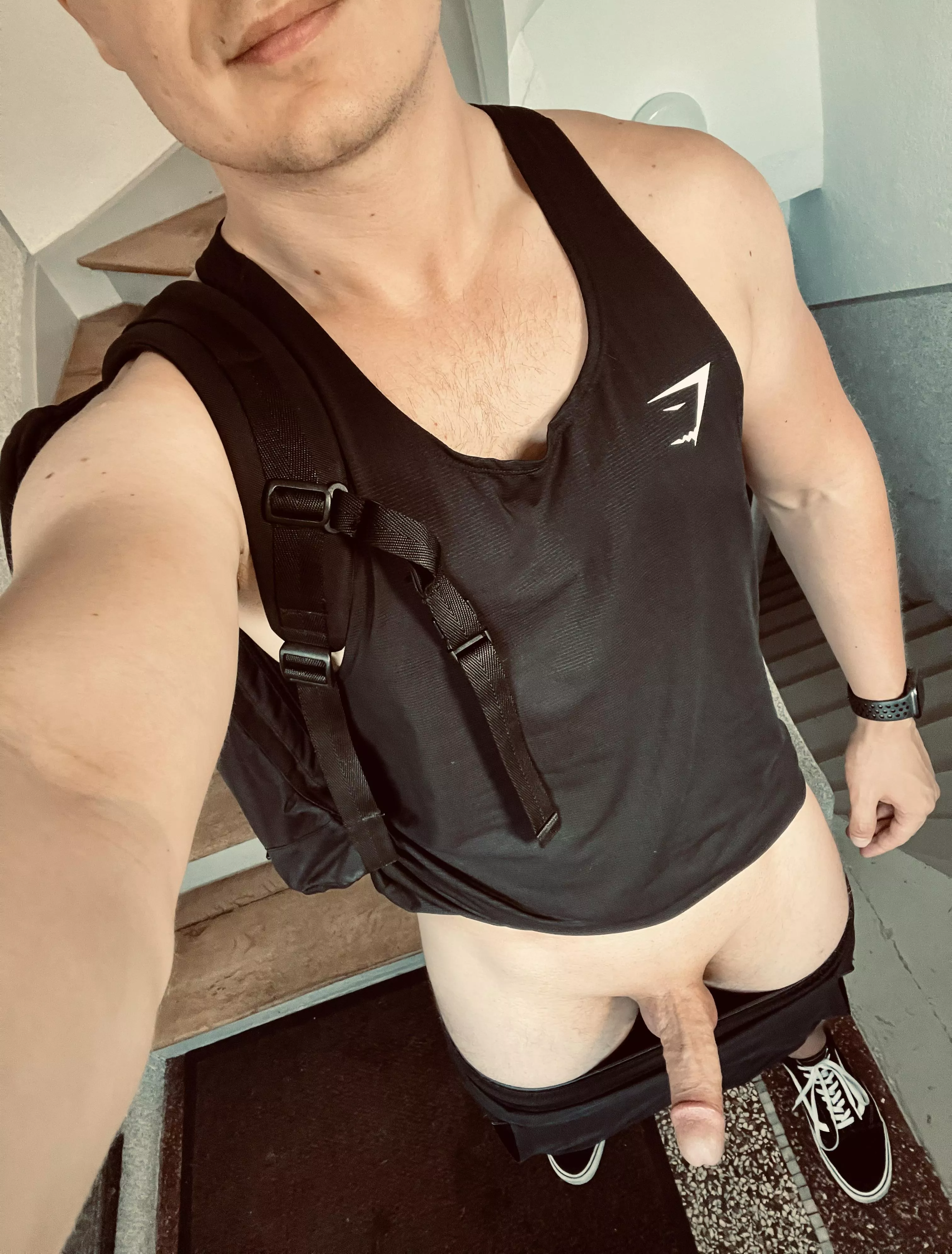 On my way to the gym for getting that pump 💪🏼 [m]