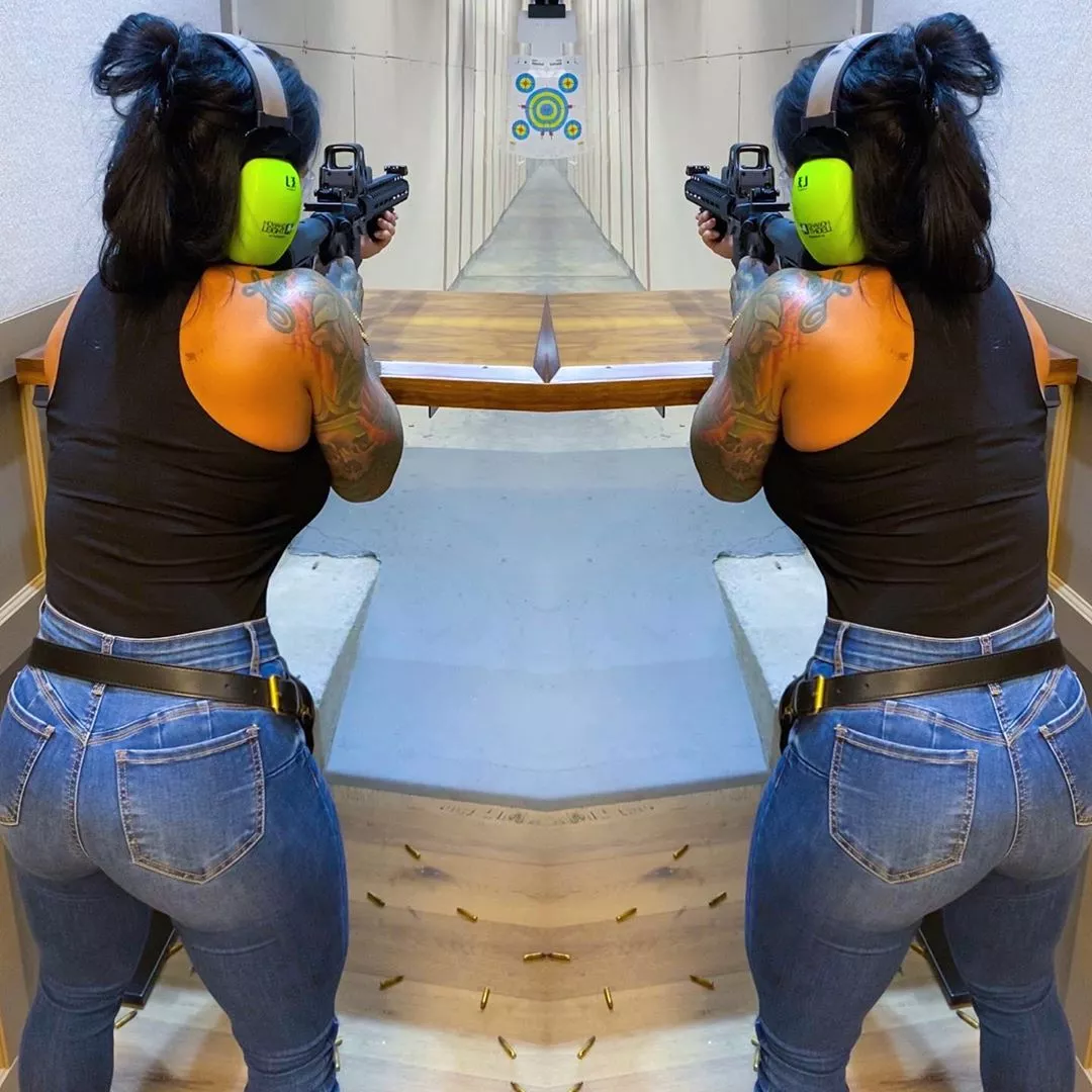 Only really thick women can fill out jeans. @muscle_bombshell