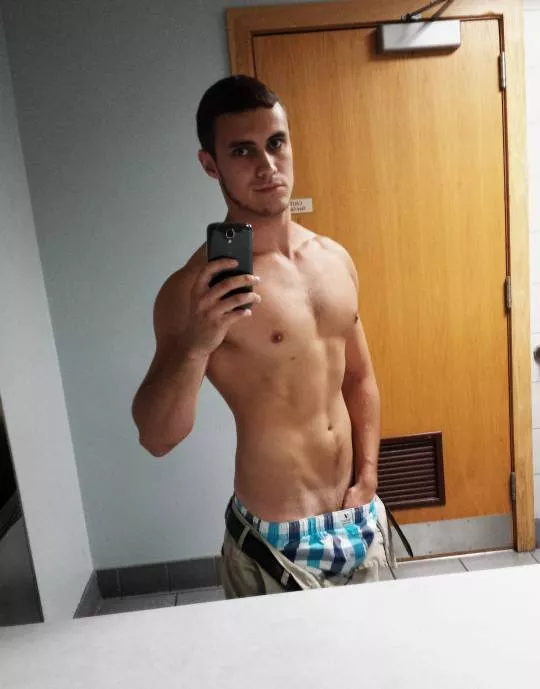 Pants coming off (X-Post /r/gayselfies)