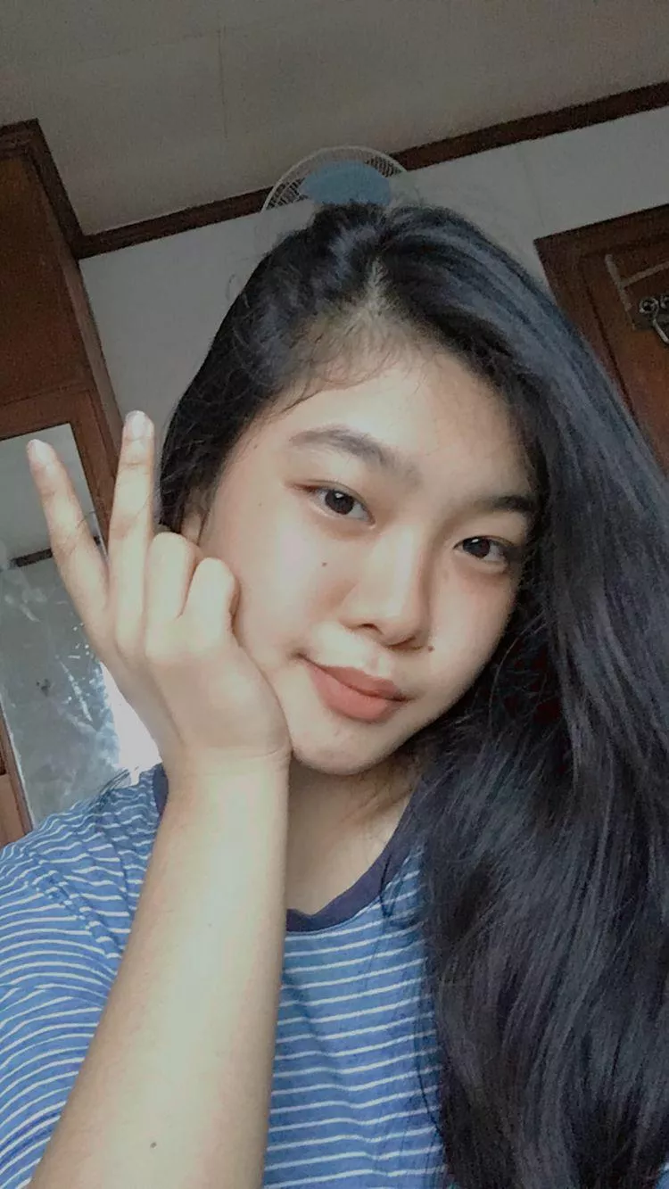 PeaceâœŒ (Chinese x Filipina)