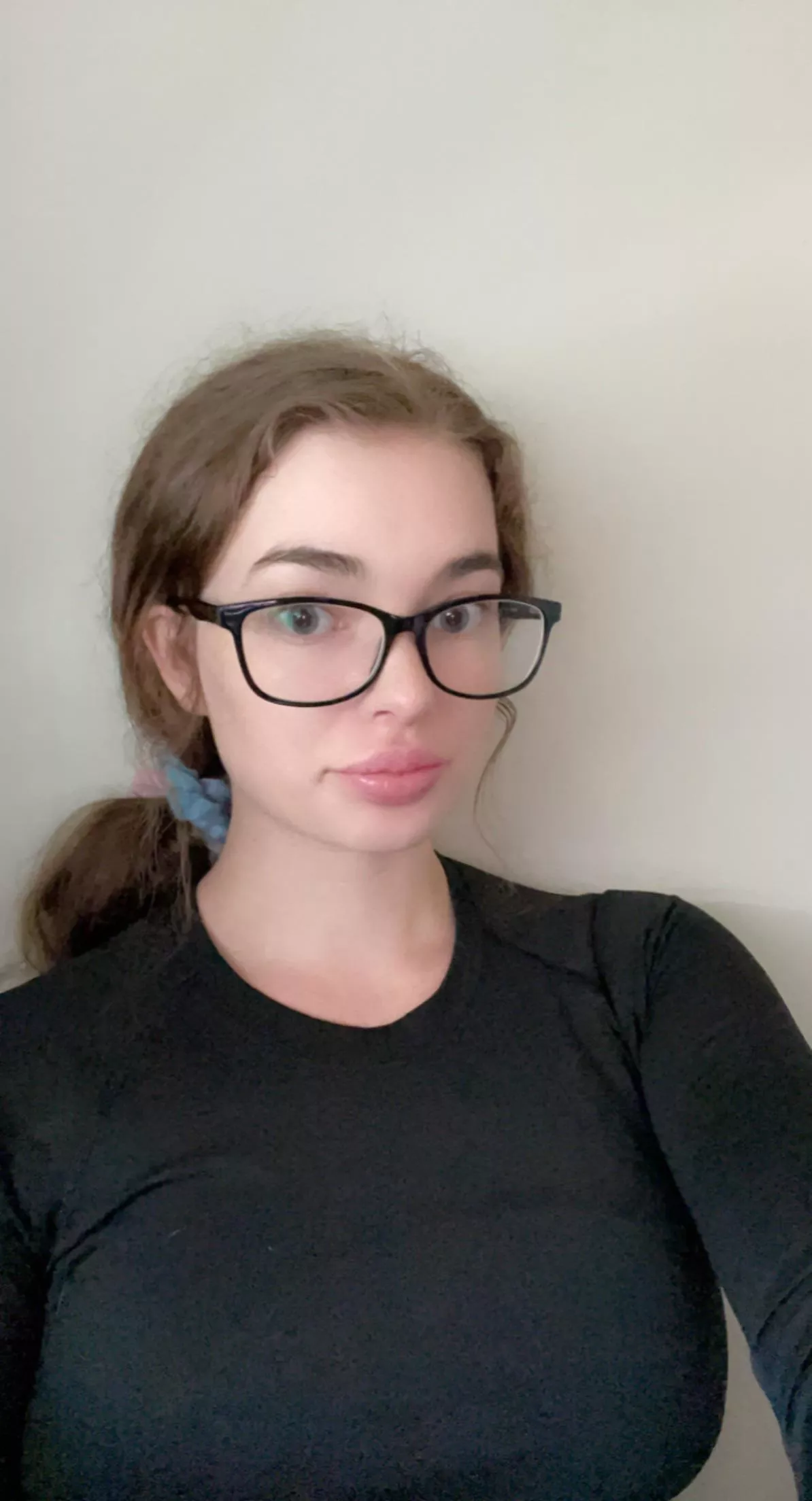 People always say I look like a porn star when I wear my glasses lol ðŸ˜©