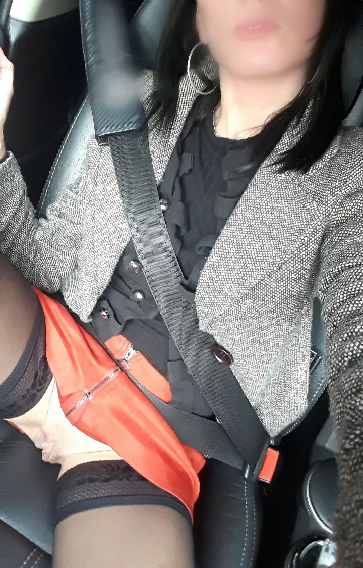 Petit selfie pendant qu'il conduit...Bisous, Karine ðŸ˜Š