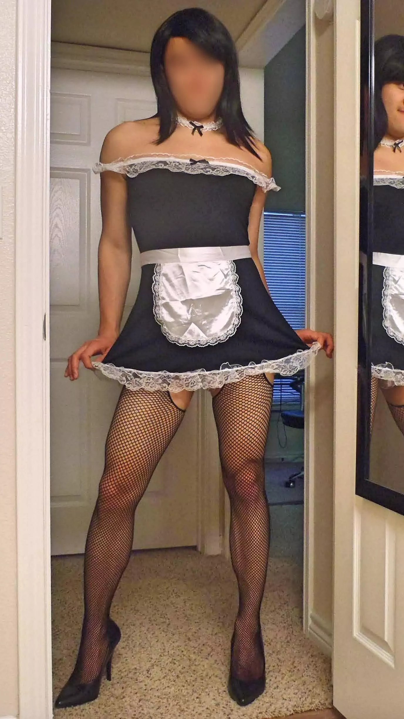 Petite French maid sissy 🎃