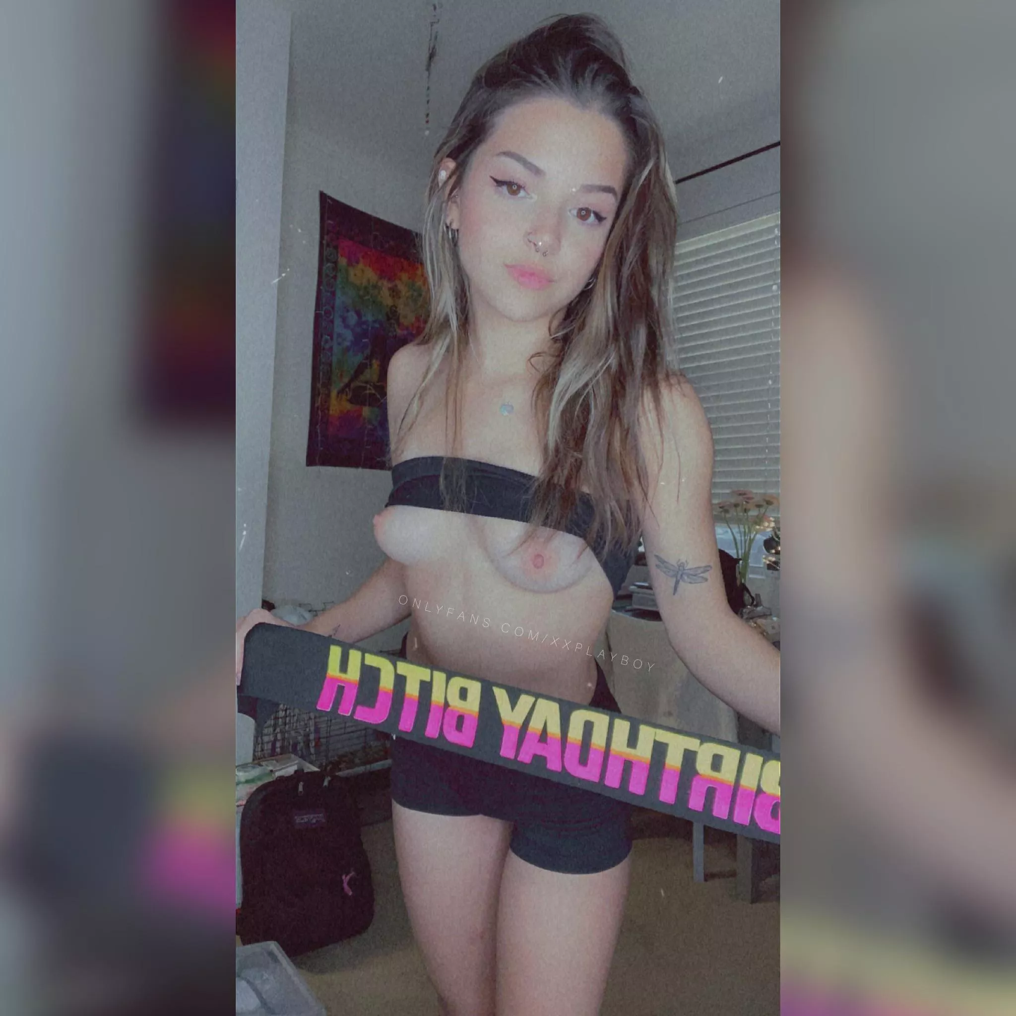 Petite sorority student 💋📓 let’s get naughty on my onlyfans, free dick rating when you subscribe ✨