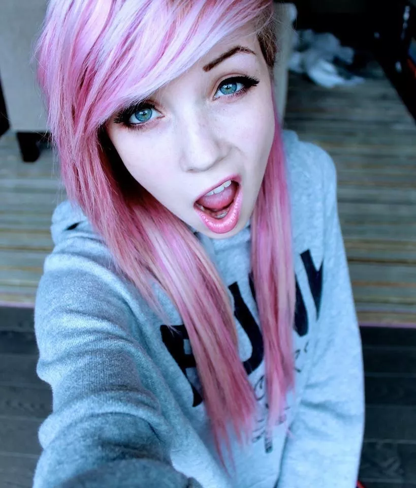 Pink Hair (from r/scenegirls)