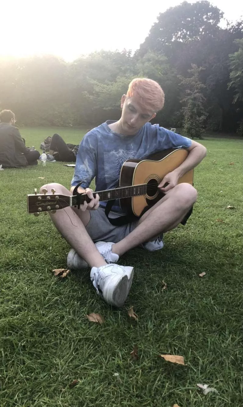 Played some songs in the park ðŸ˜… want me to play you something? âœŒï¸