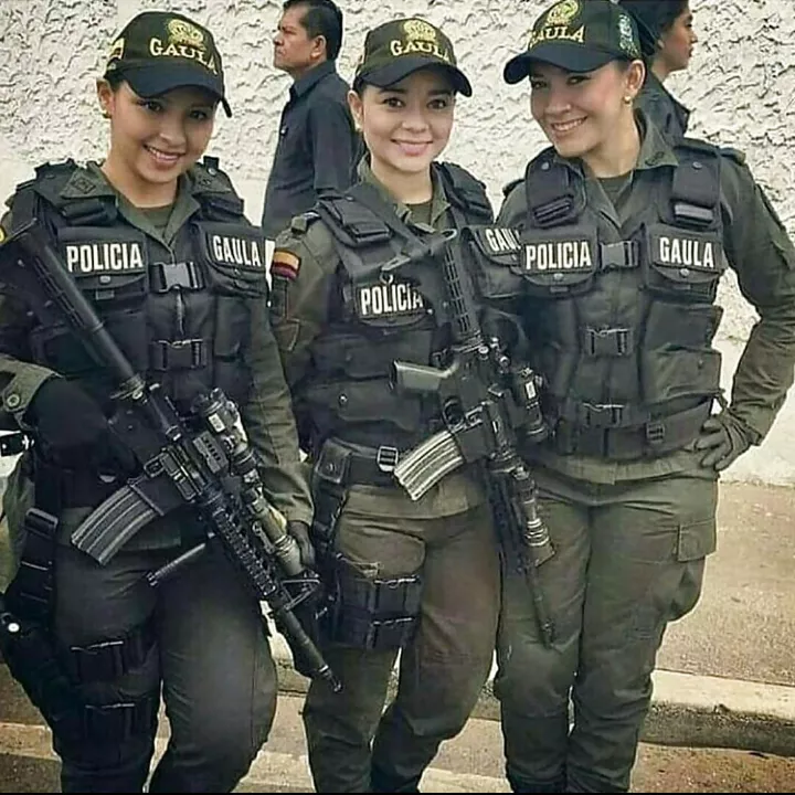 Police officers Colombian style