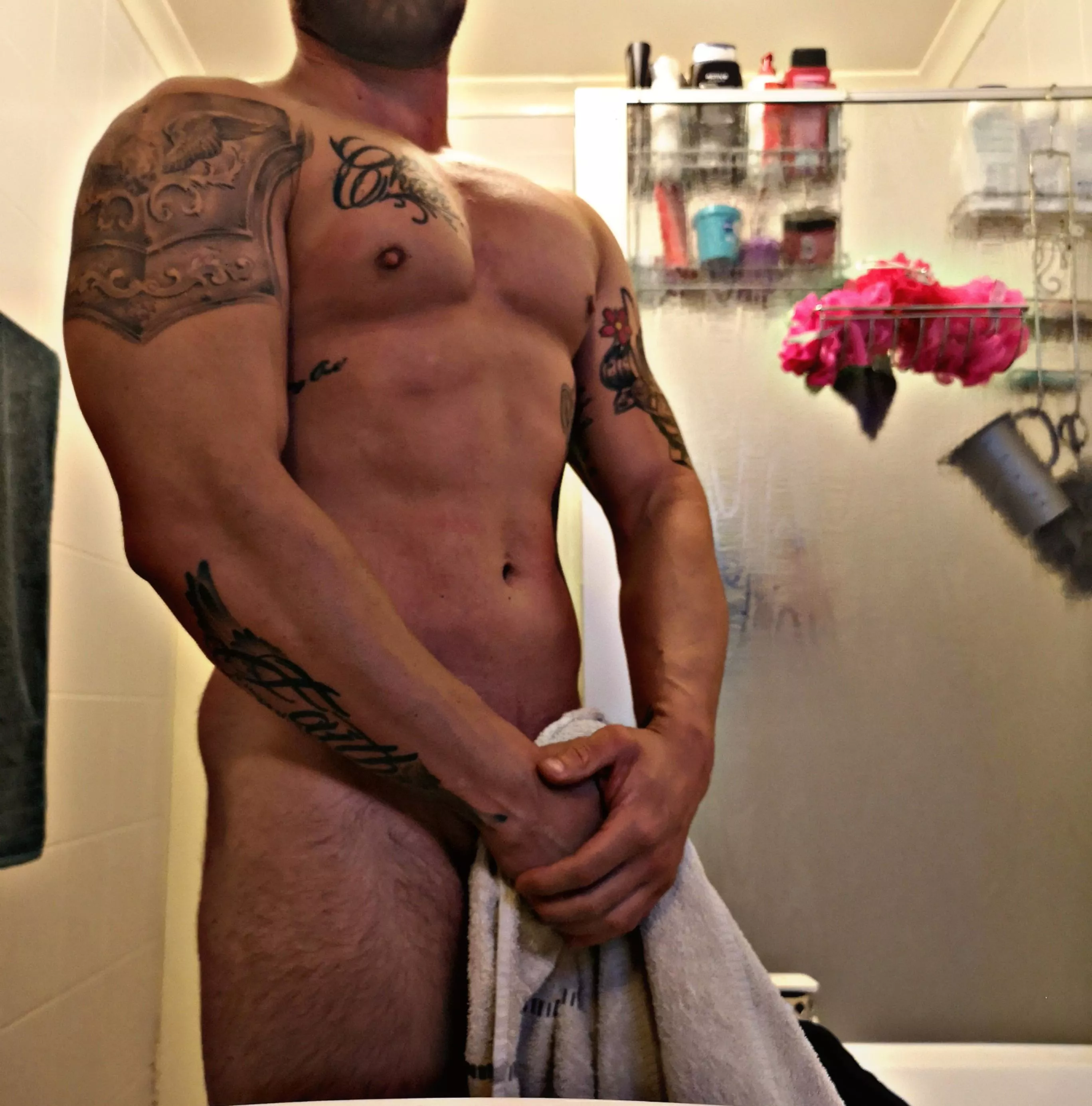 Post workout. Should I drop the towel ladies? (M) 34