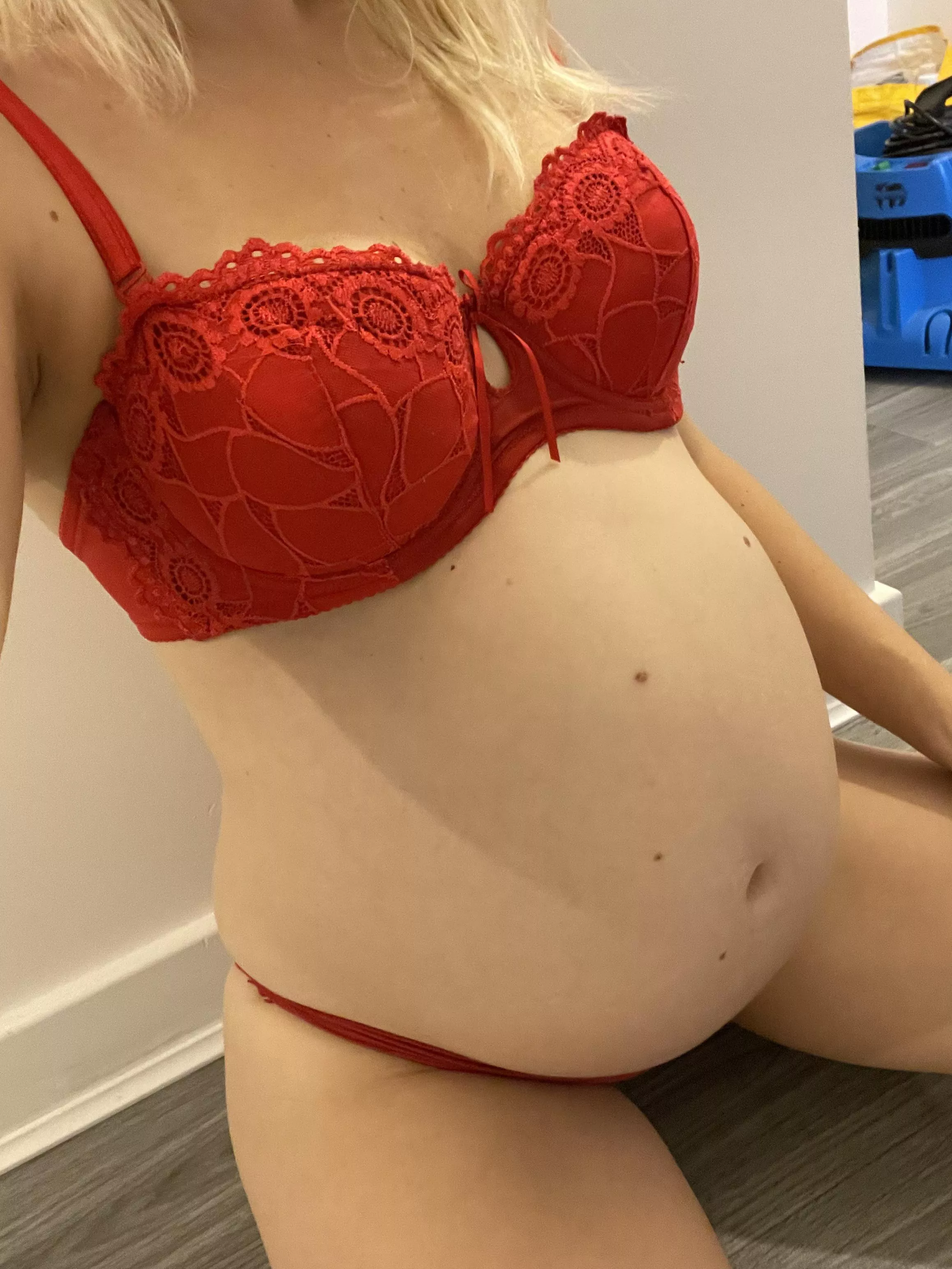 Preggo baby waiting for you, message me and letâ€™s have fun together