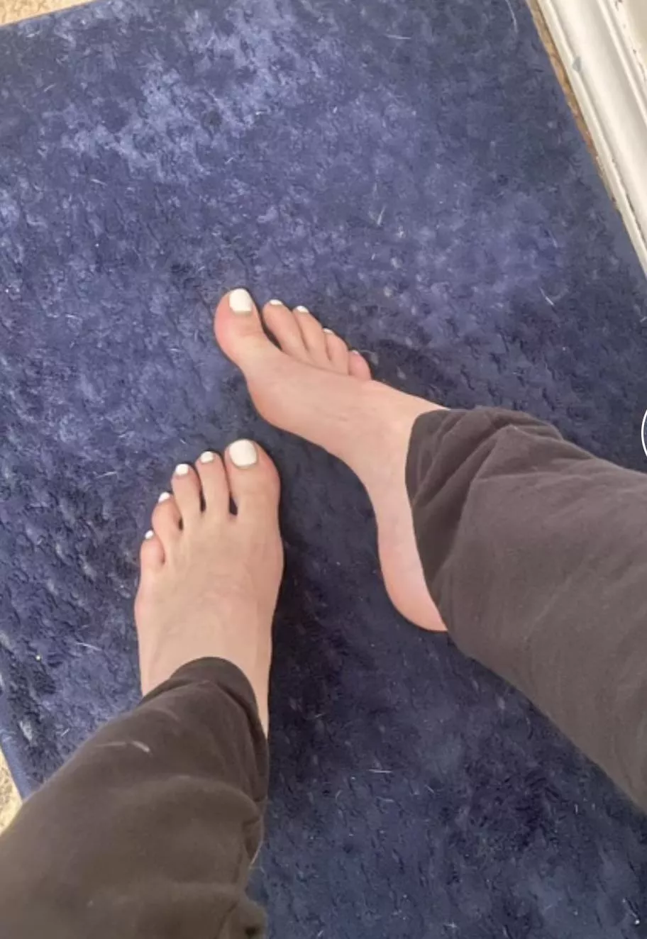 pretty toes waiting for your mouth