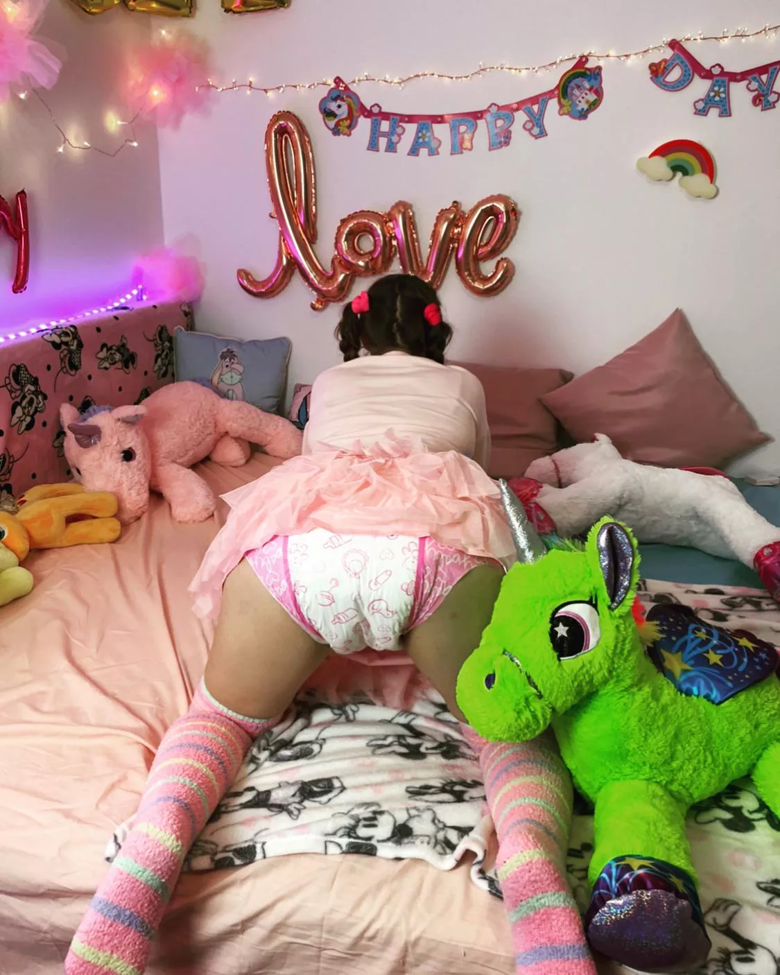 puffy diaper butt ðŸ’šðŸ¦„ðŸ’š