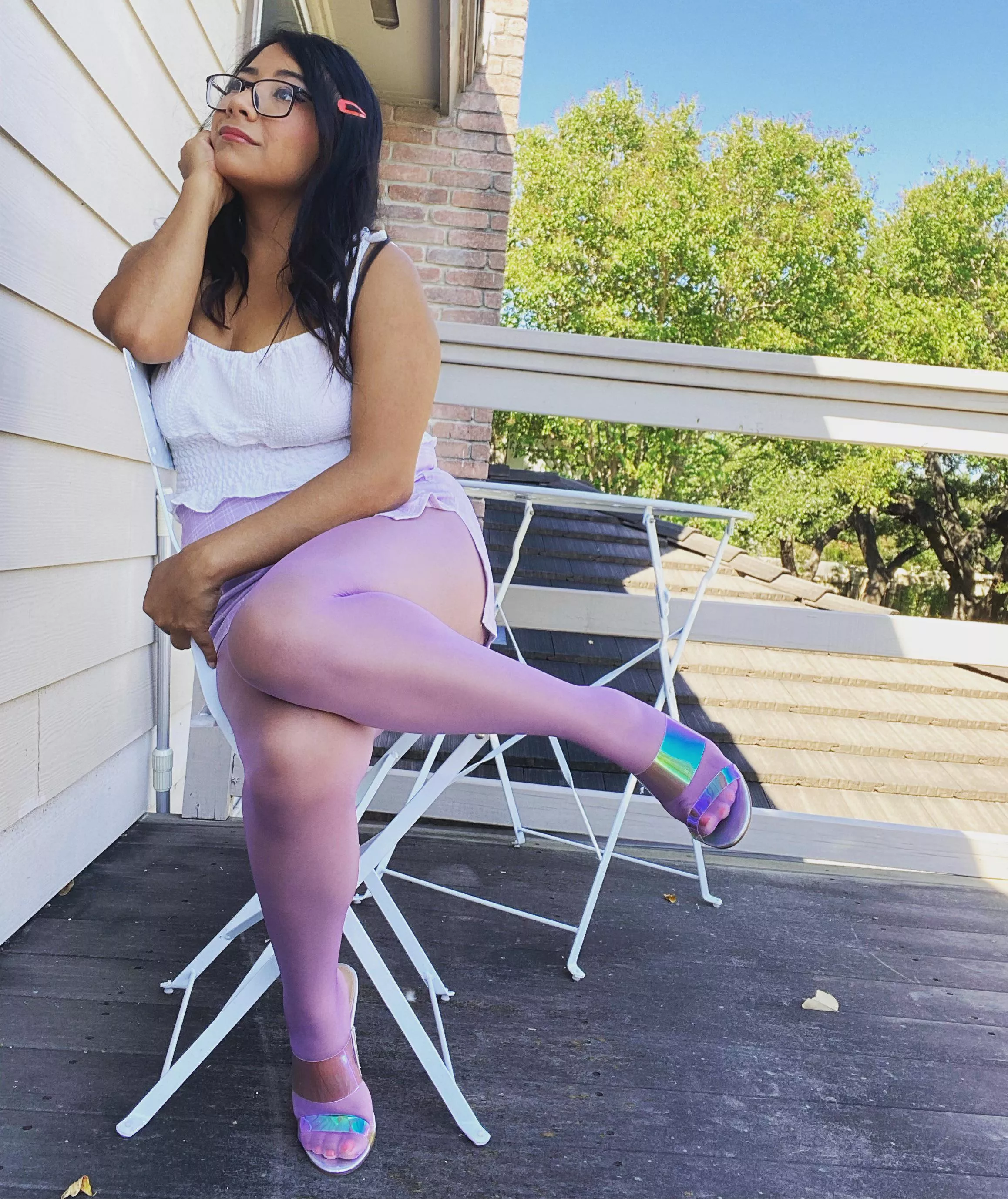 Purples pantyhose surprise in the sun