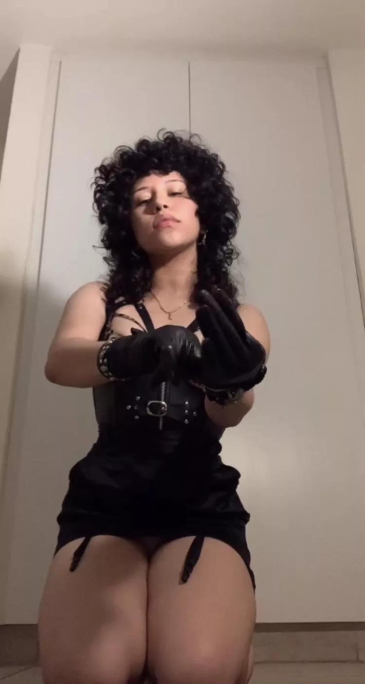 putting on my gloves so i don’t have to touch your nasty skin [domme]