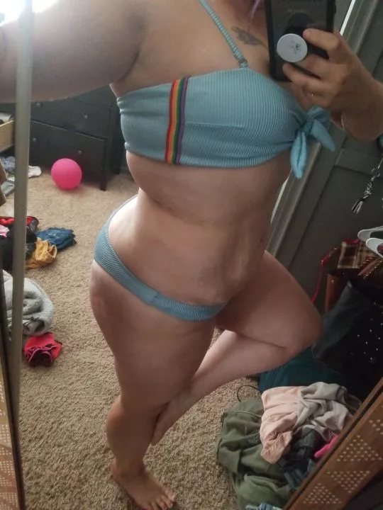 Quick Thicc pic before laying out today...I need a face between these thighs