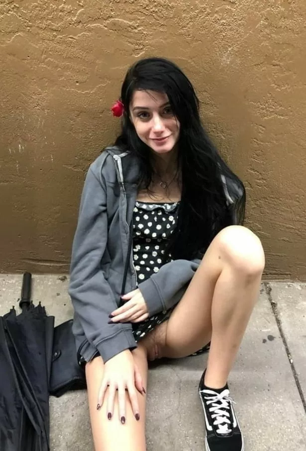 Raven Haired Cutie with Shaved Kitty (bit stubble coming back in)