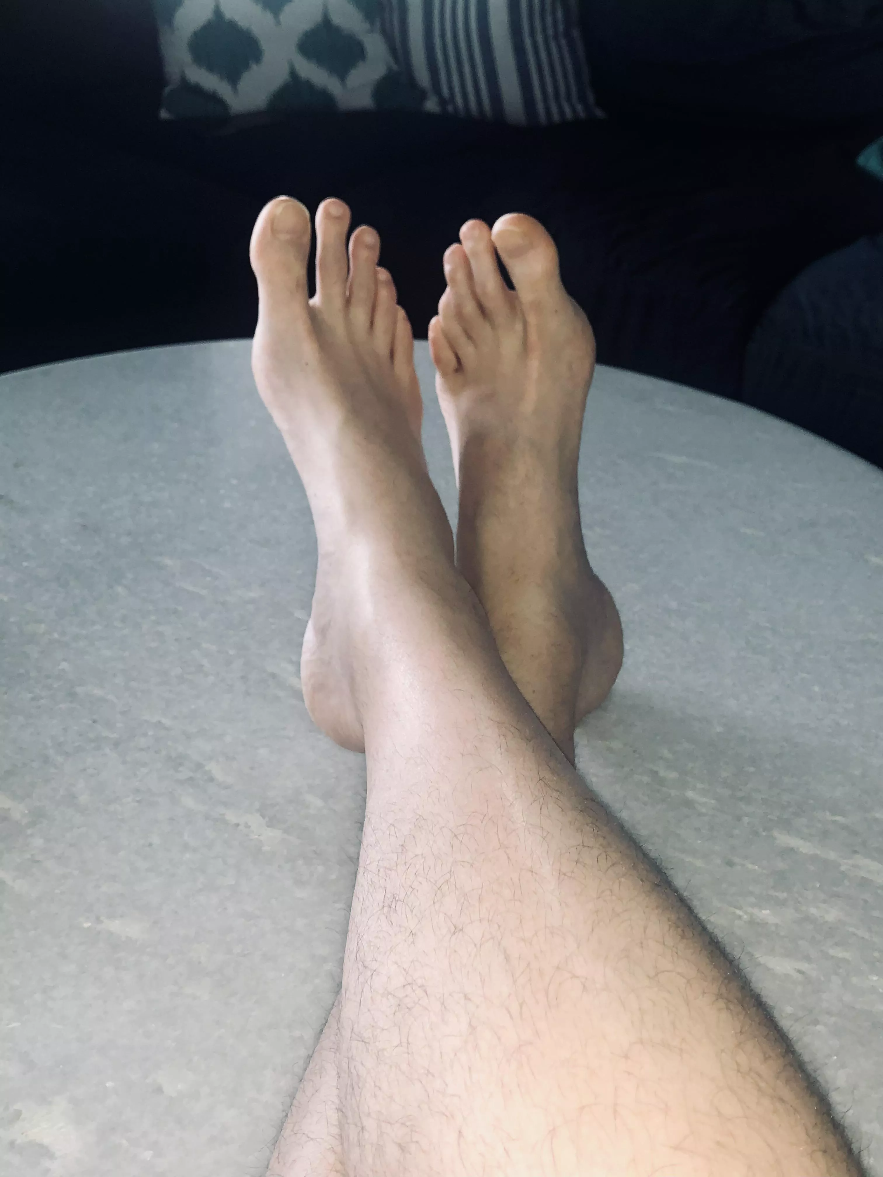 Really wish someone was sucking my toes tonight…